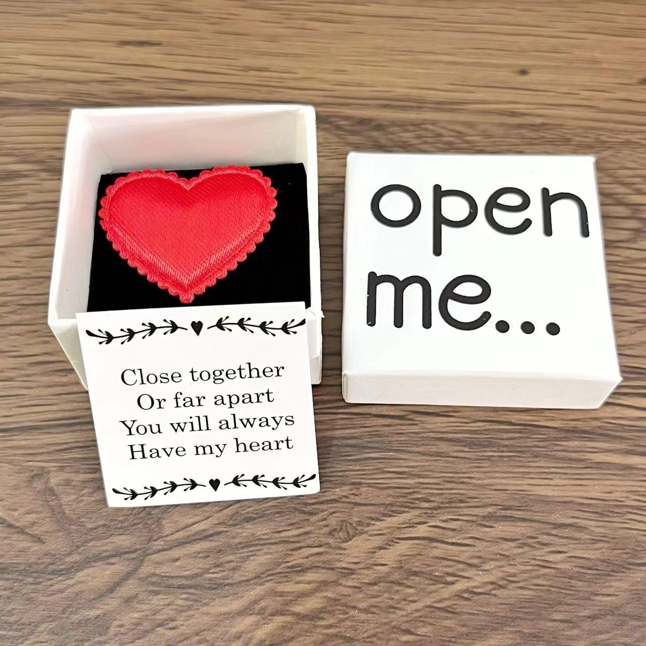 Mini Gift Set, 1 Set Including 1 Count Heart Shaped Pendant & 1 Count Gift Card & 1 Count Gift Box, Themed Romantic Gift Box, Gift for Boyfriend & Girlfriend, Party Gift