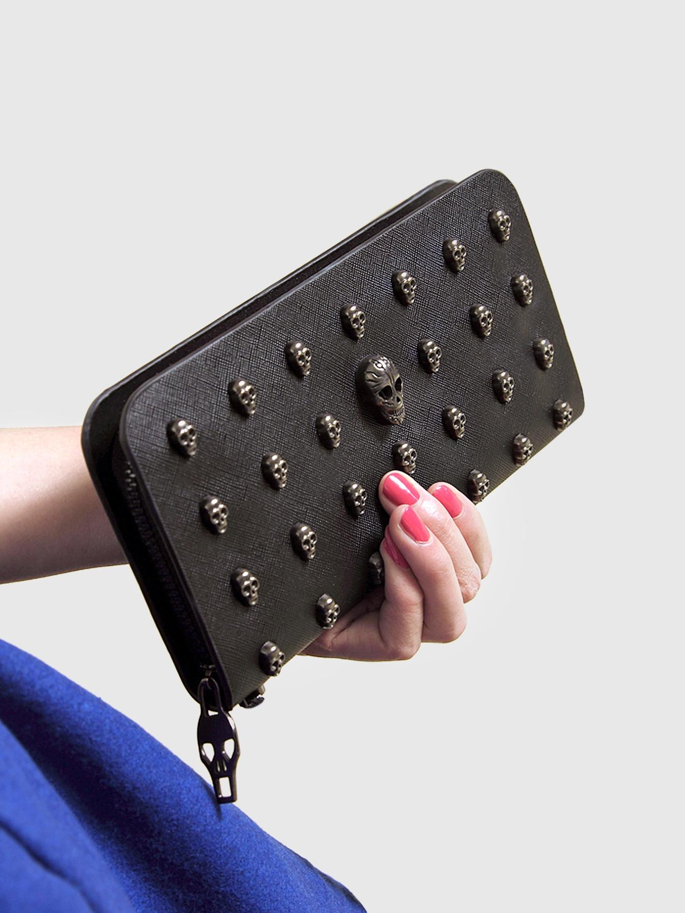 Halloween Black Skull Rivet Coin Wallet, Men's and Women's Wallets, Punk Style Skull Design, Large Capacity Zipper Closure, Wrist Zipper Long Gothic Style Wallet, Durable Travel Accessories