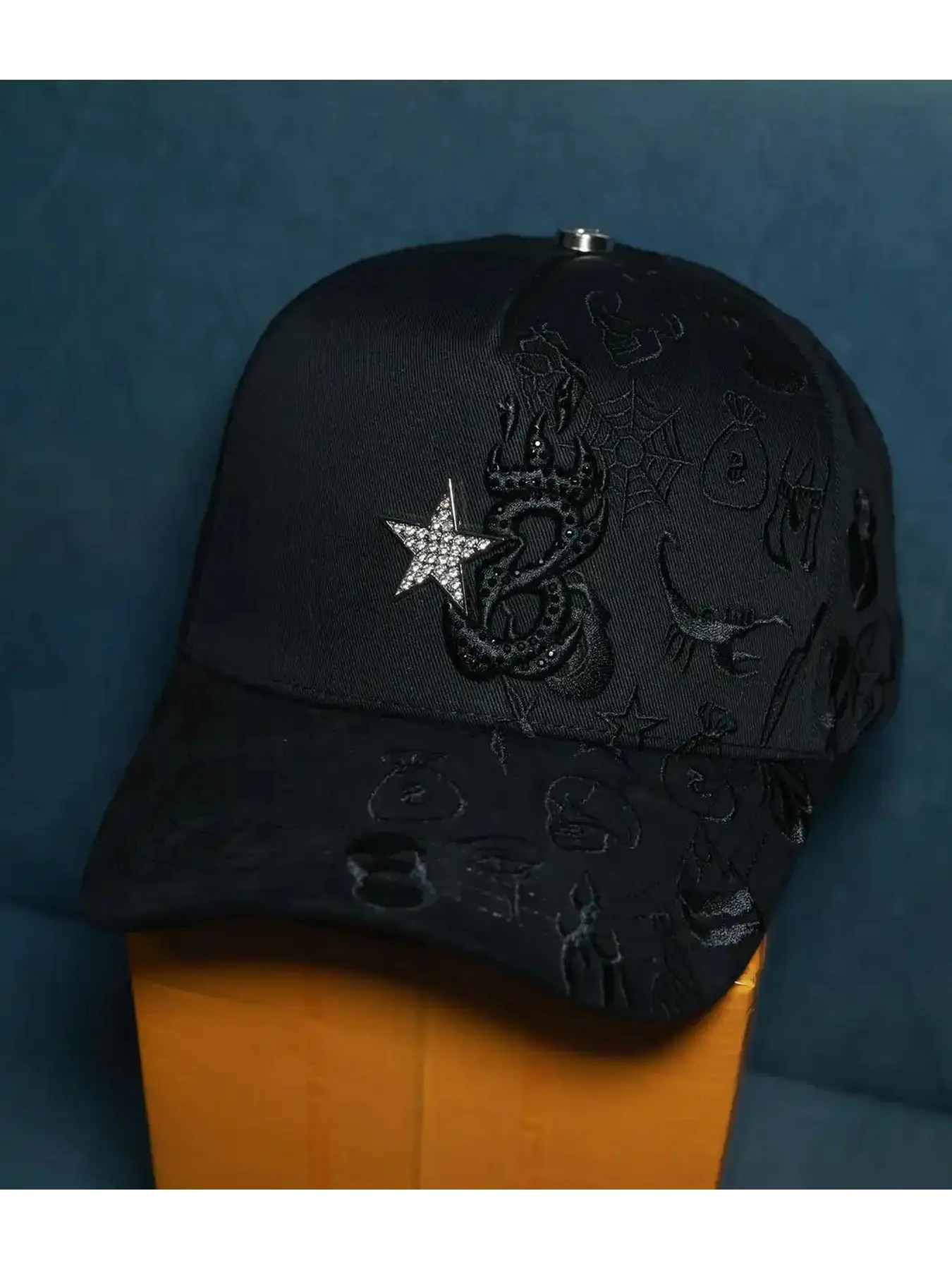 High Quality Adjustable Baseball Cap with Fine Embroidery, Customizable with NFC Chip, Fashion Trend