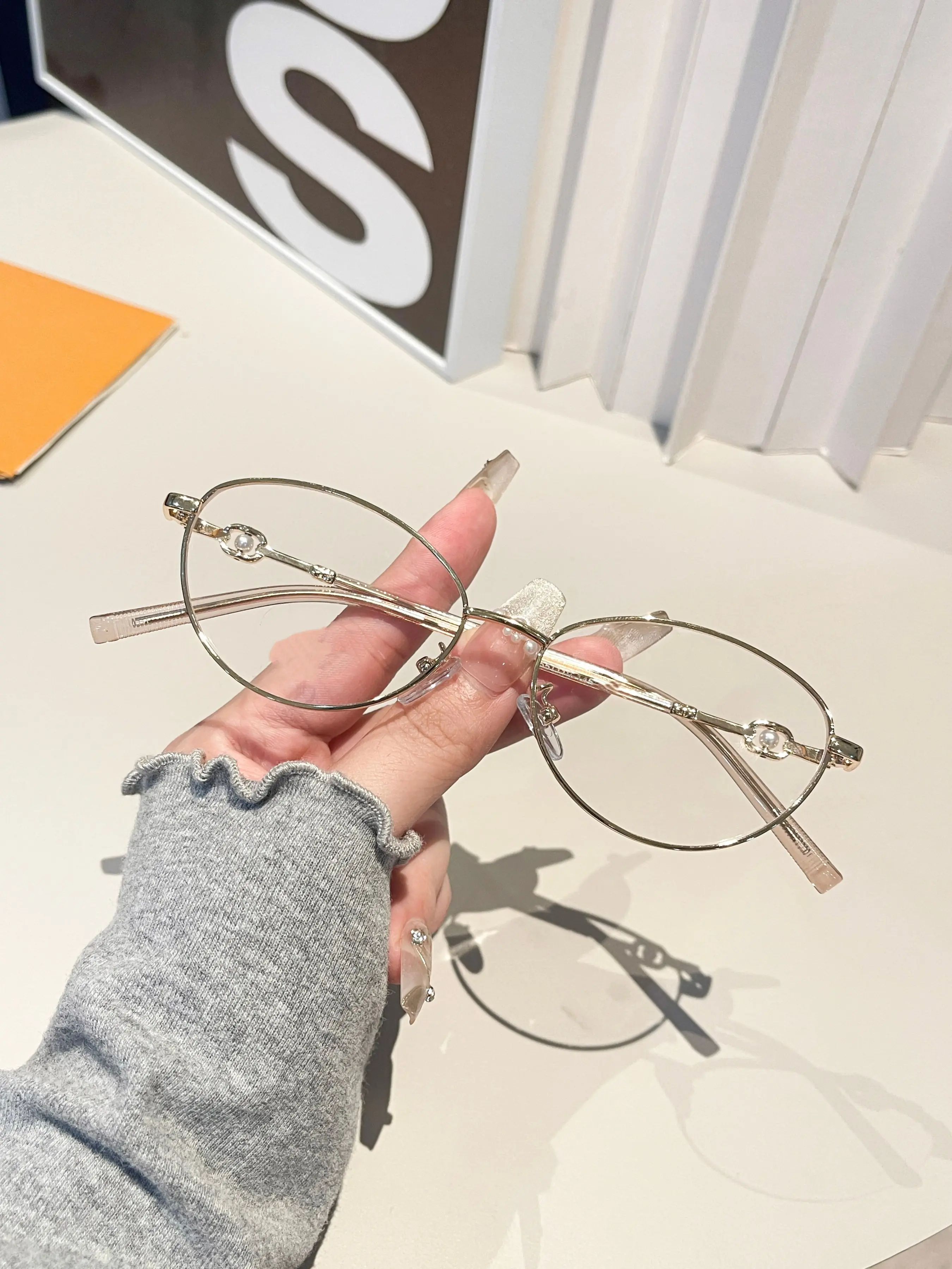 New Fashion Trendy Unisex Glasses, Ultra-Light Durable Frame, Perfect for Work & Daily Use, Stylish All-Season Eyewear