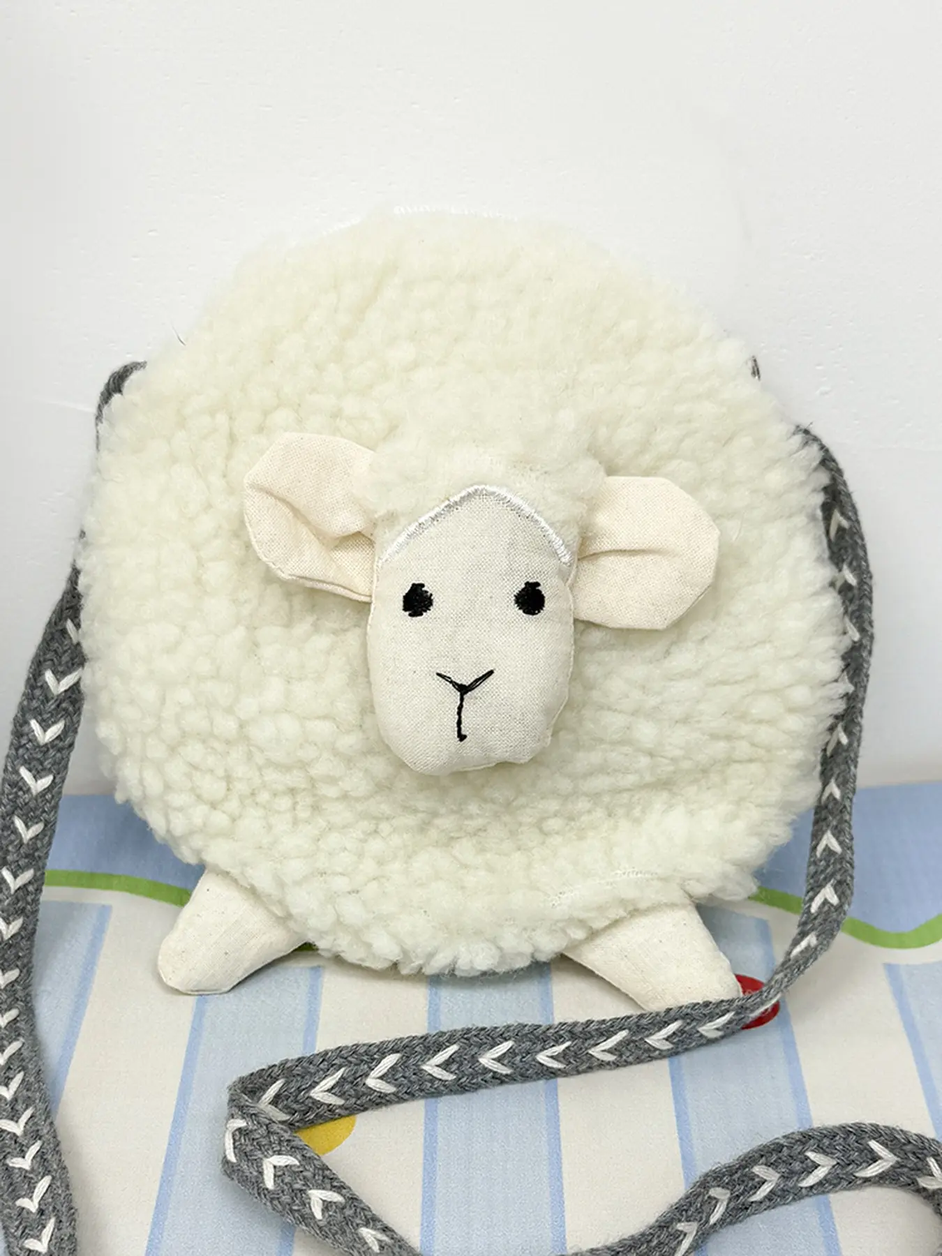Cute Plush Mini Shoulder Bag, Sheep Head Design, Zippered Pouch for Lipstick, Earphones, Coins, Perfect Gift for Girls, Students, Office Use