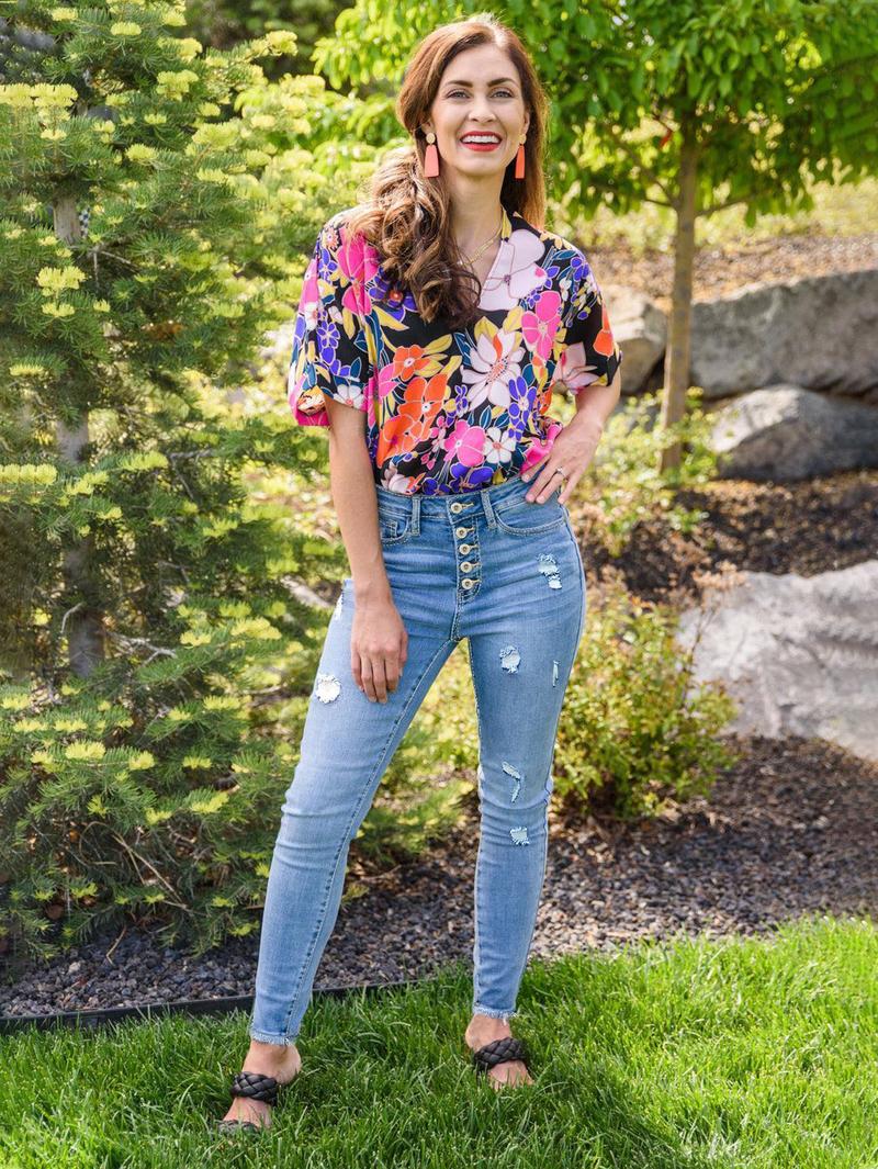 Plus Size Women's Plain Ripped Button Fly Skinny Stretchy Jeans, Fashion Casual Raw Hem Denim Pants for Daily Outdoor Wear, Ladies Bottoms for All Seasons