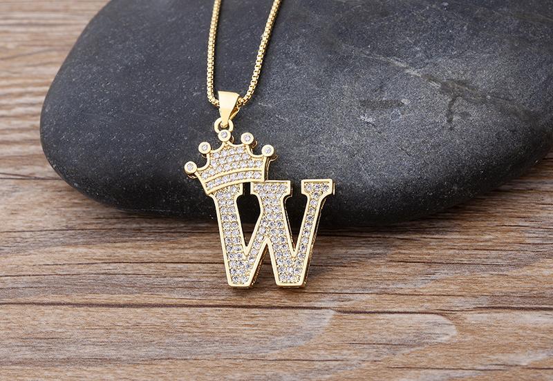 Aesthetic Luxury Copper Zircon A-Z Crown Alphabet Pendant Chain Necklace Hip-Hop Style Fashion Woman Man Initial Name Jewelry Gift for Girl Women Couple