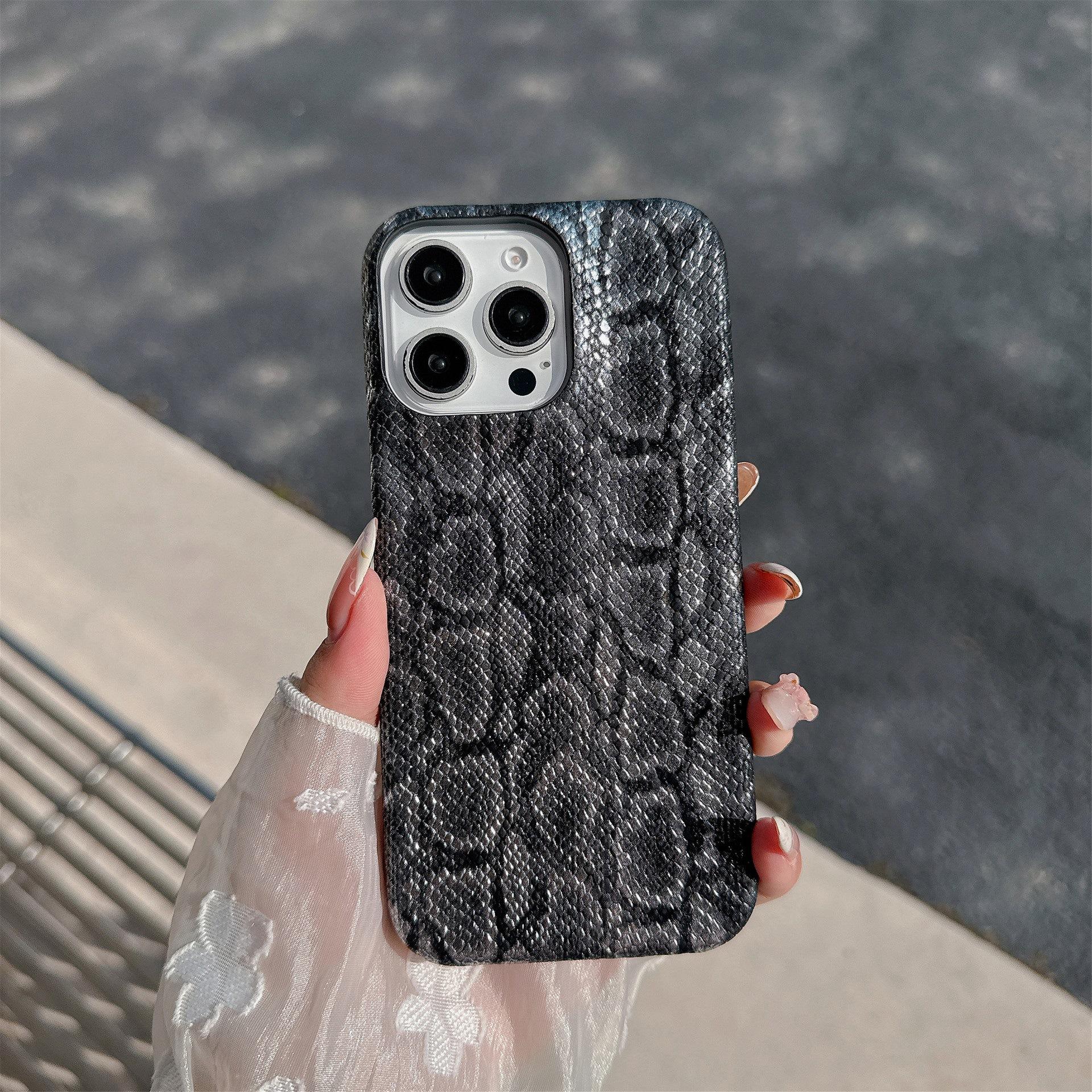 Luxury python skin pattern half-cover case with a high-end feel for iPhone 17 Pro Max/for 16