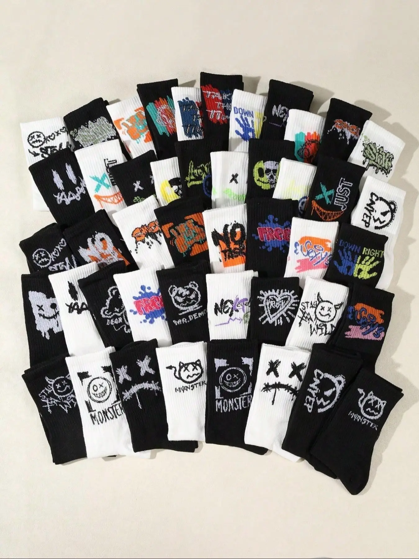 Men's Abstract Paint Print Crew Socks, Sporty Mid-Calf Basketball Socks, Comfortable Breathable Sweat-Wicking, Ideal for Daily Wear, Sports Fit Socks