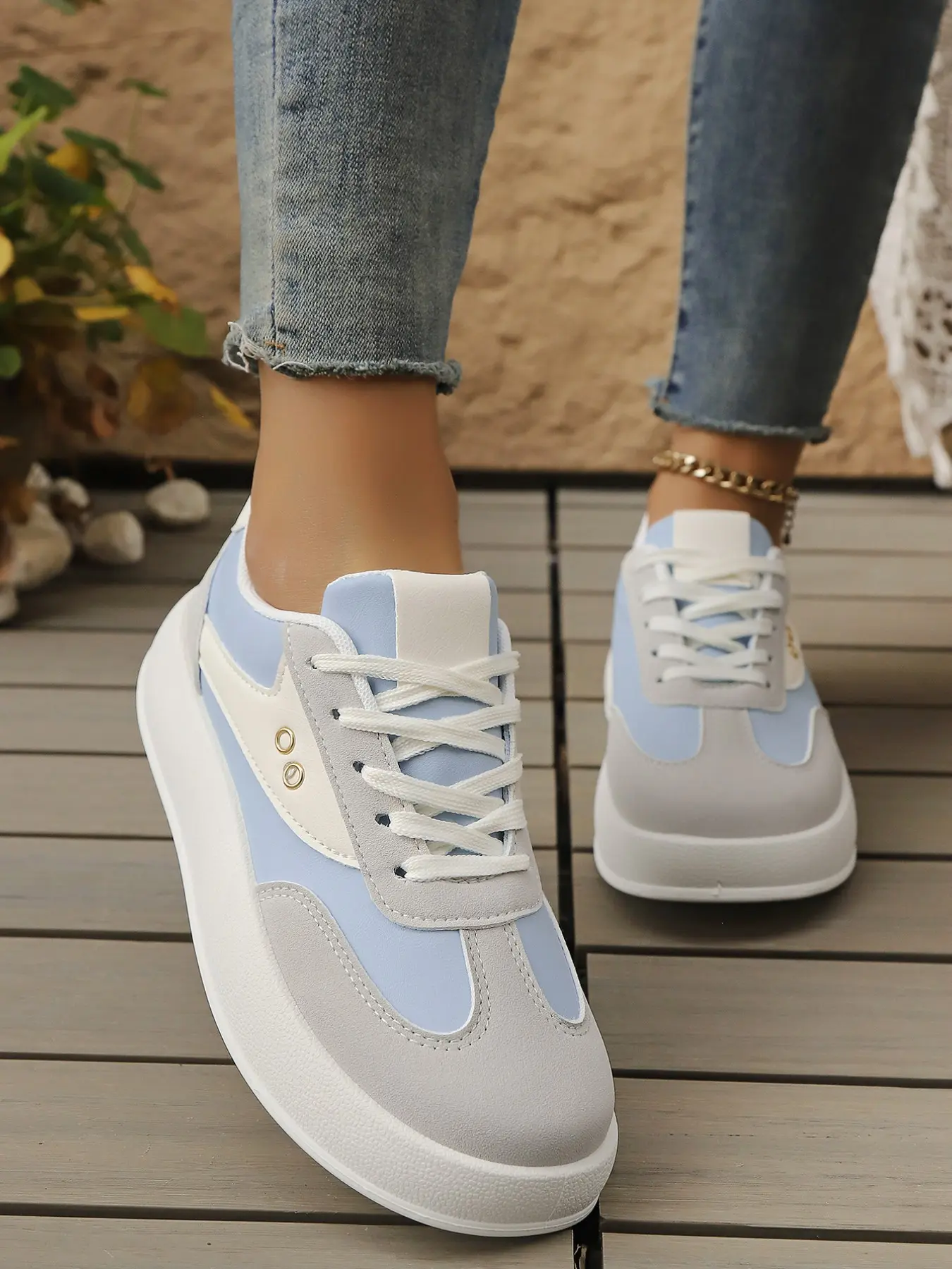2026 New Gradient Color Block Round Hole Decorative Thick Sole Casual Board Shoes, Laces Up Height Boost Soft Bottom Sneakers