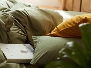 Queen Comforter Set Dark Green, Olive Green Soft Reversible All Season Down Alternative Quilted Duvet Insert, Microfiber Filling, Luxury Quality Bedding Sets in a Bag 3PCs 90x90, Green