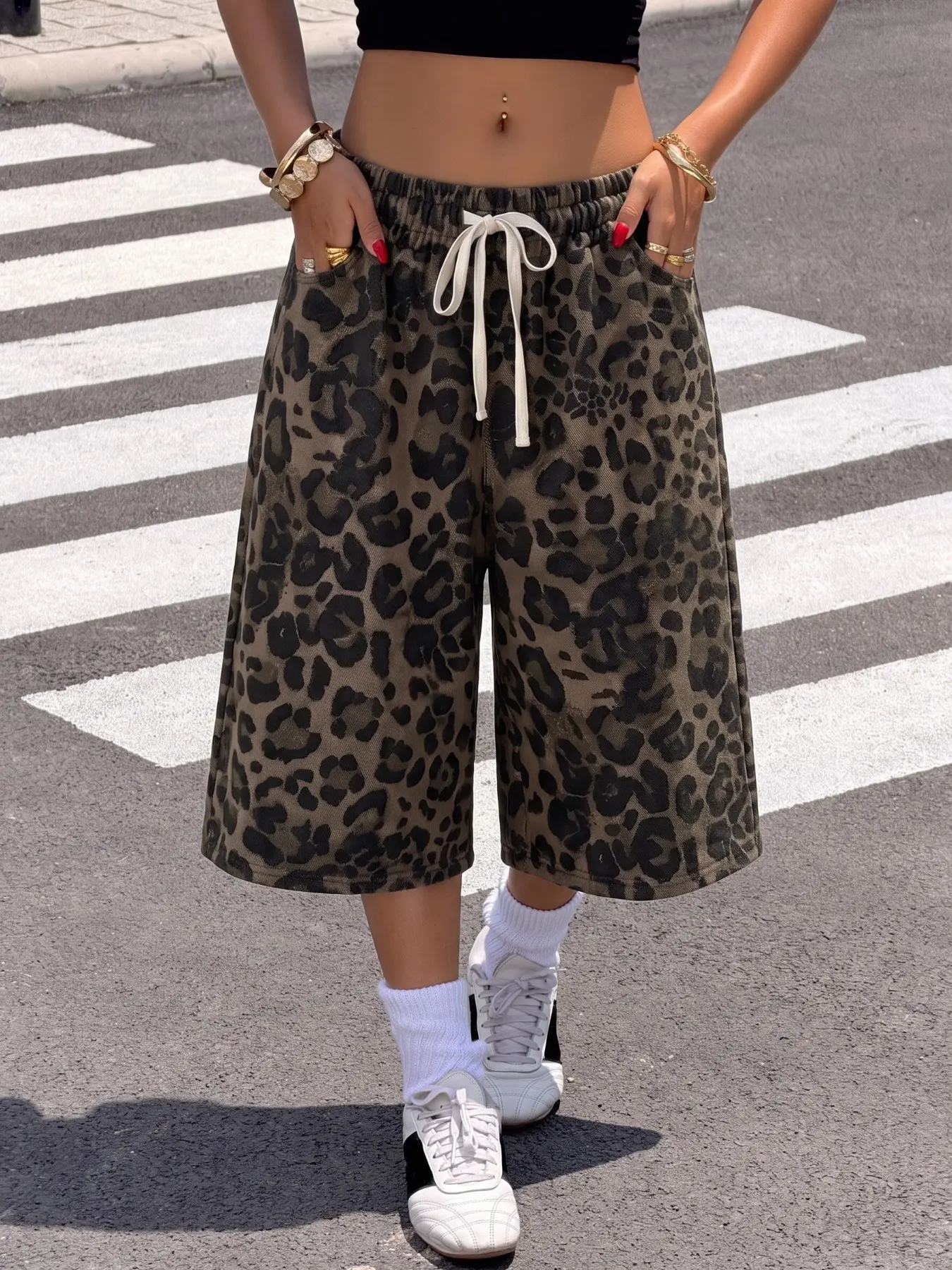 Women Leopard Print Wide Leg Capri Sweatpants, Elastic Drawstring Waist Baggy Knee Length Culottes, Loose Fit Streetwear Bottoms With Pockets, Y2K Casual Cropped Pants For Daily Street Outfit