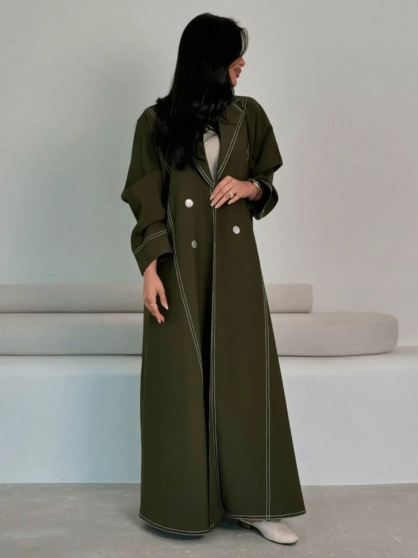 Women's Windbreaker Coat with Dual Button Design, Fashionable Long Abaya for Commuting, Stylish Outerwear for Daily Wear
