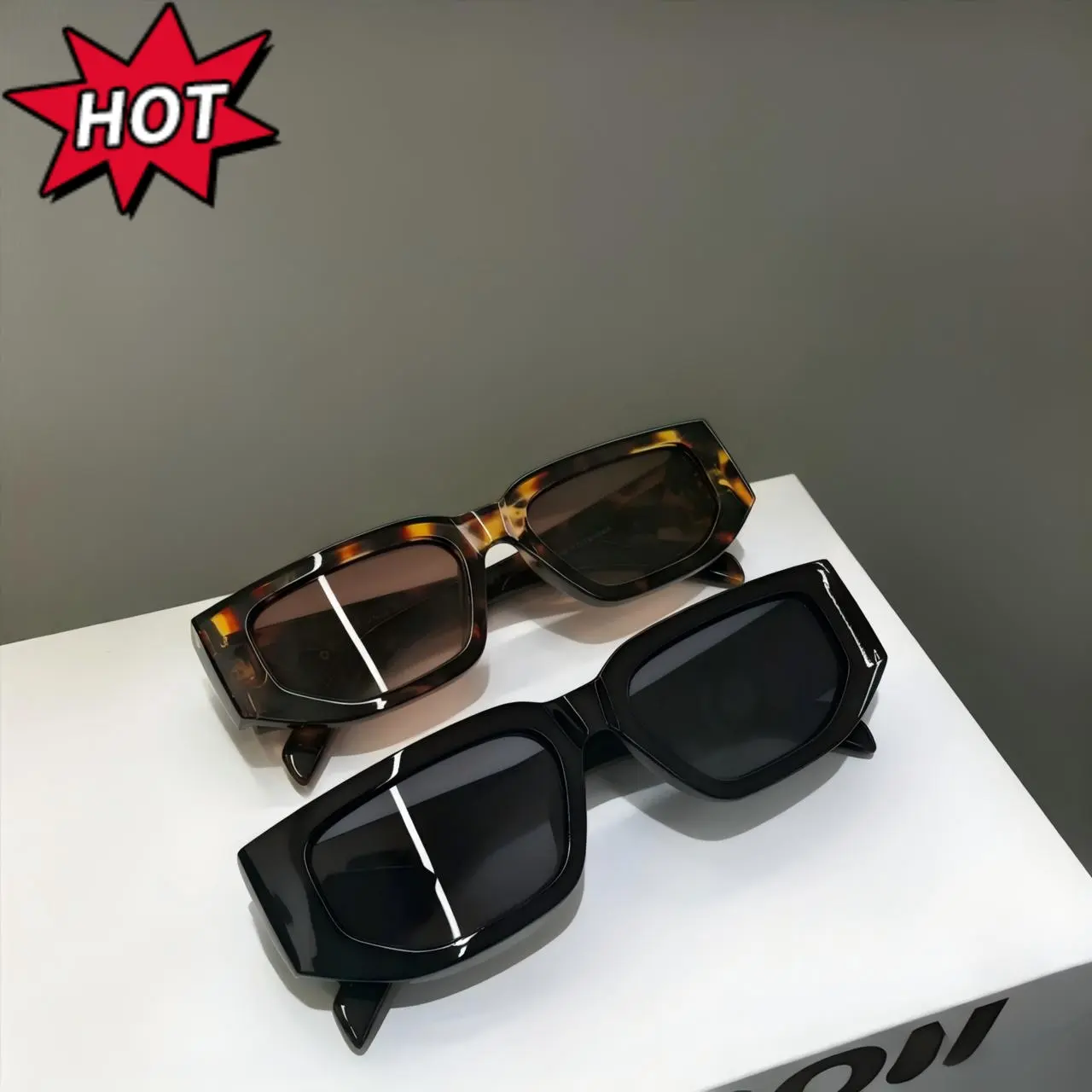 Retro Rectangle UV400 Protection Sunglasses,Lightweight and Portable, Suitable for Essential Summer Outings Cool Square Frame