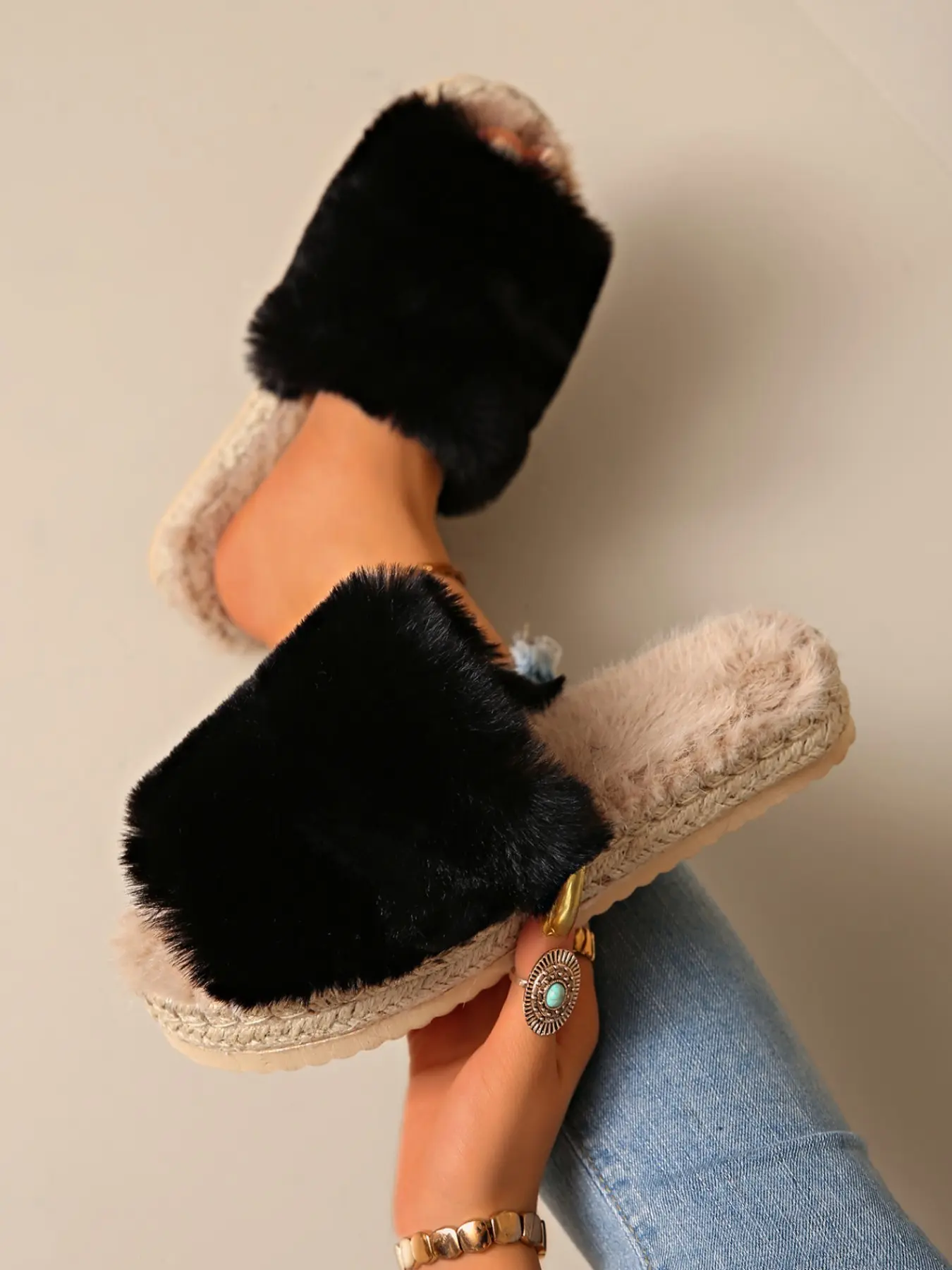 Women's Leopard Print Faux Fur Slip-On Sandals, Open-Toe Single Strap Plush Mule Slippers, Soft Lined Indoor Outdoor Fall Winter Comfort Shoes, Fuzzy House Slippers