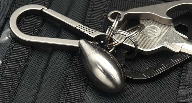 Pill Holder Necklace Pill Case Pill Container Necklace for Men Christmas Gifts Stocking Stuffers Waterproof Pill Holder Emergency Aspirin Small Pill Box W/Chain Tiny Fob