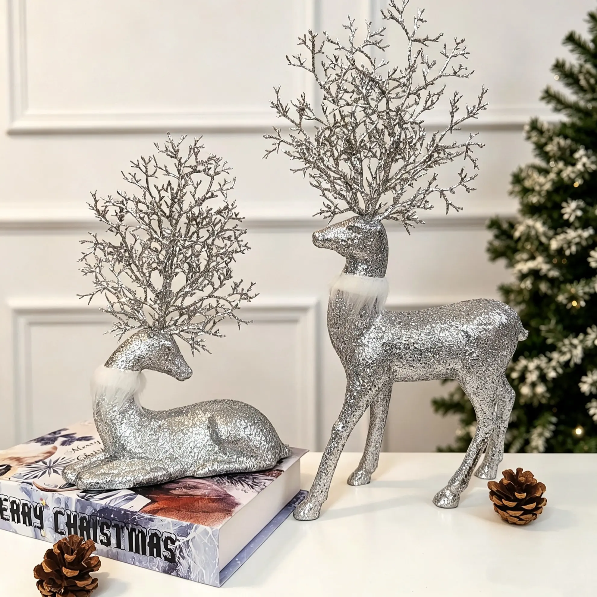 2 Pcs Silver Glitter Christmas Reindeer Figurines, Plastic Tabletop Decor with Branch-Shaped Antlers, Christmas & Wedding Season Ornaments, Ideal for Mantel, Display Shelves, Gift Boxes & Daily Home Room Decorations, Festive Decoration