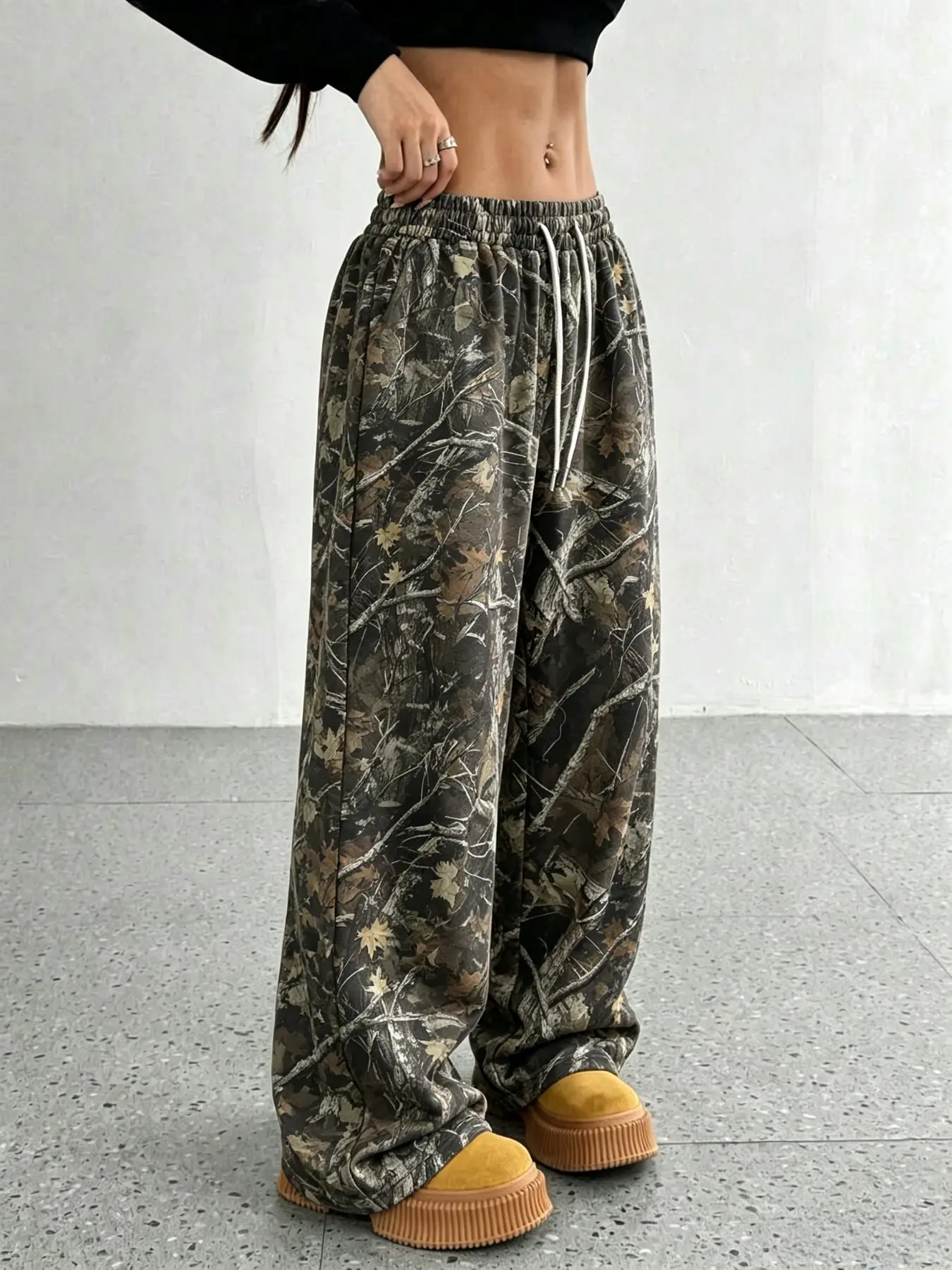 Women's Vintage Camo Print Loose Fit Sporty Long Pants, Elastic Waist Comfortable Drop Leg Casual Trousers, Five Colors Available