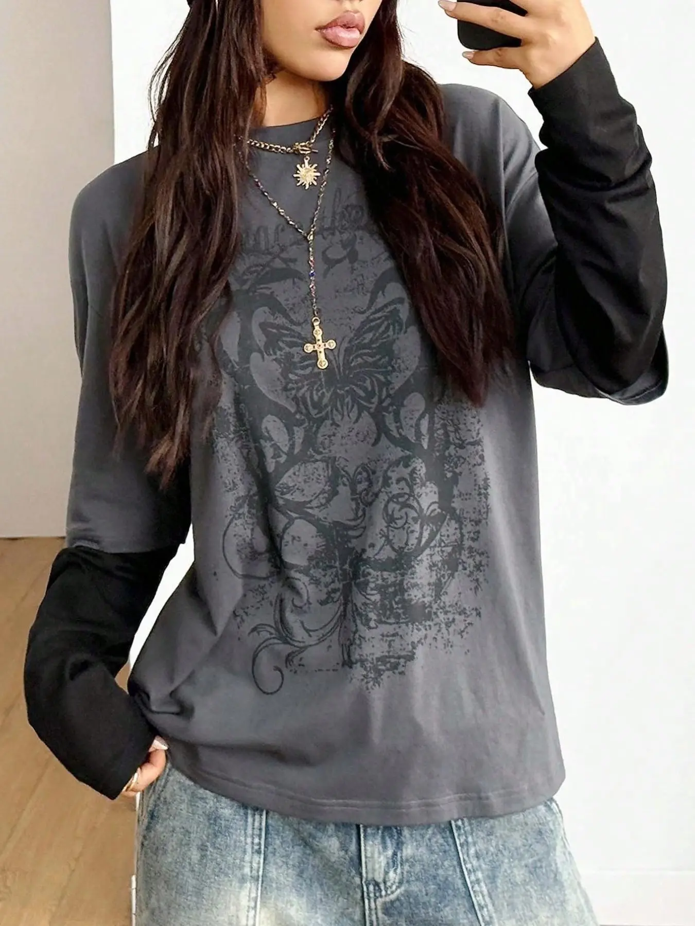2026 Hot Selling Women Gothic Butterfly Print Fake Two Piece Long Sleeve T Shirt, Crew Neck Contrast Color Patchwork Loose Fit Tee, Y2K Grunge Streetwear Top For Daily Hip Hop Club Party Spring Autumn Fashion Casual Matching Outfits