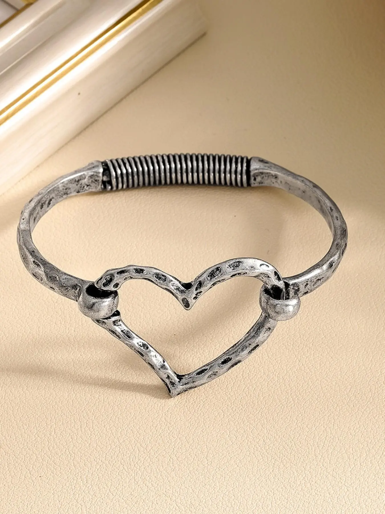 Vintage Hollow Heart Spring Open Silver Color Bracelet for Women, Sweet Cool Y2K Boho Style, Unique Design Fashionable Jewelry