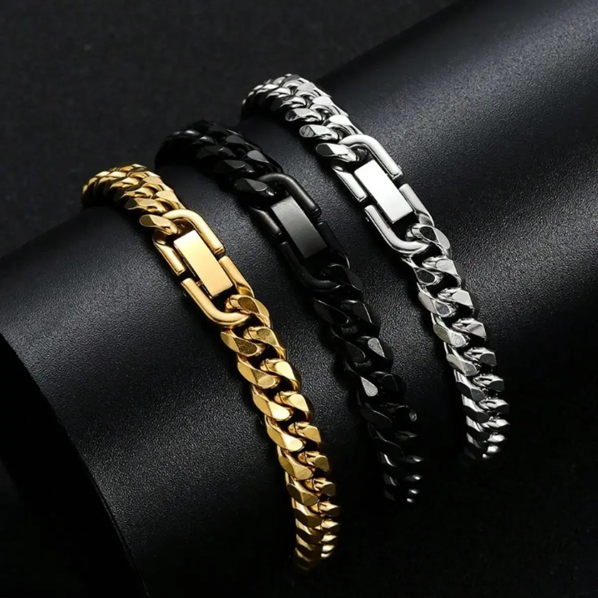 Titanium Steel Encrypted Cuban Link Bracelet, Polished Buckle Non Fading Versatile Wrist Jewelry For Daily Street Styling