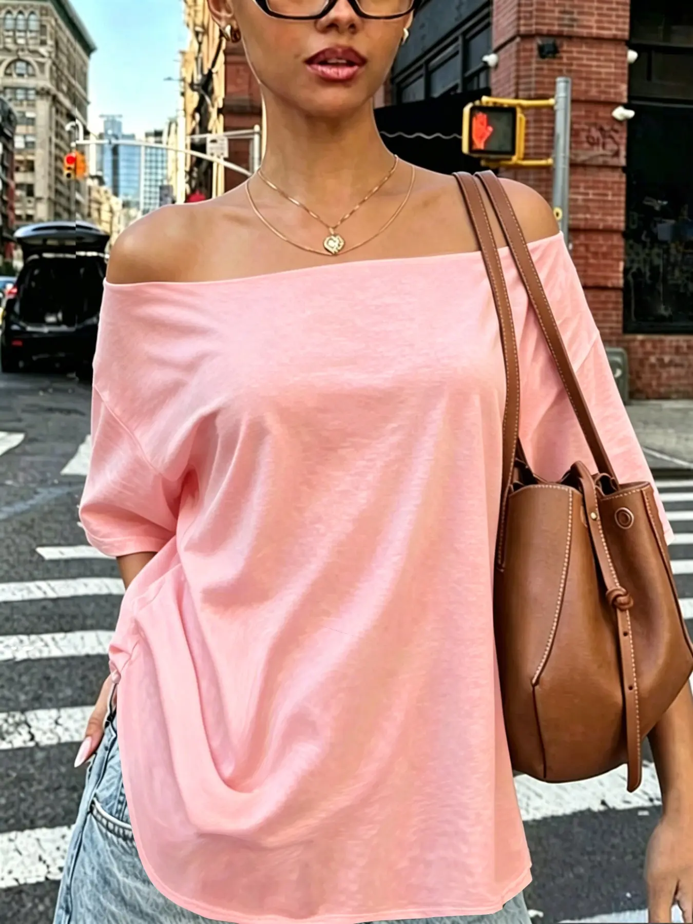 American-Style Asymmetrical Neck One-Shoulder Loose Short-Sleeve Women's Top, Summer Casual Minimalist Versatile Slimming Off-Shoulder Tee with Sexy Look
