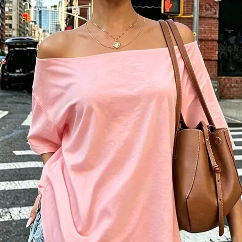 American-Style Asymmetrical Neck One-Shoulder Loose Short-Sleeve Women's Top, Summer Casual Minimalist Versatile Slimming Off-Shoulder Tee with Sexy Look