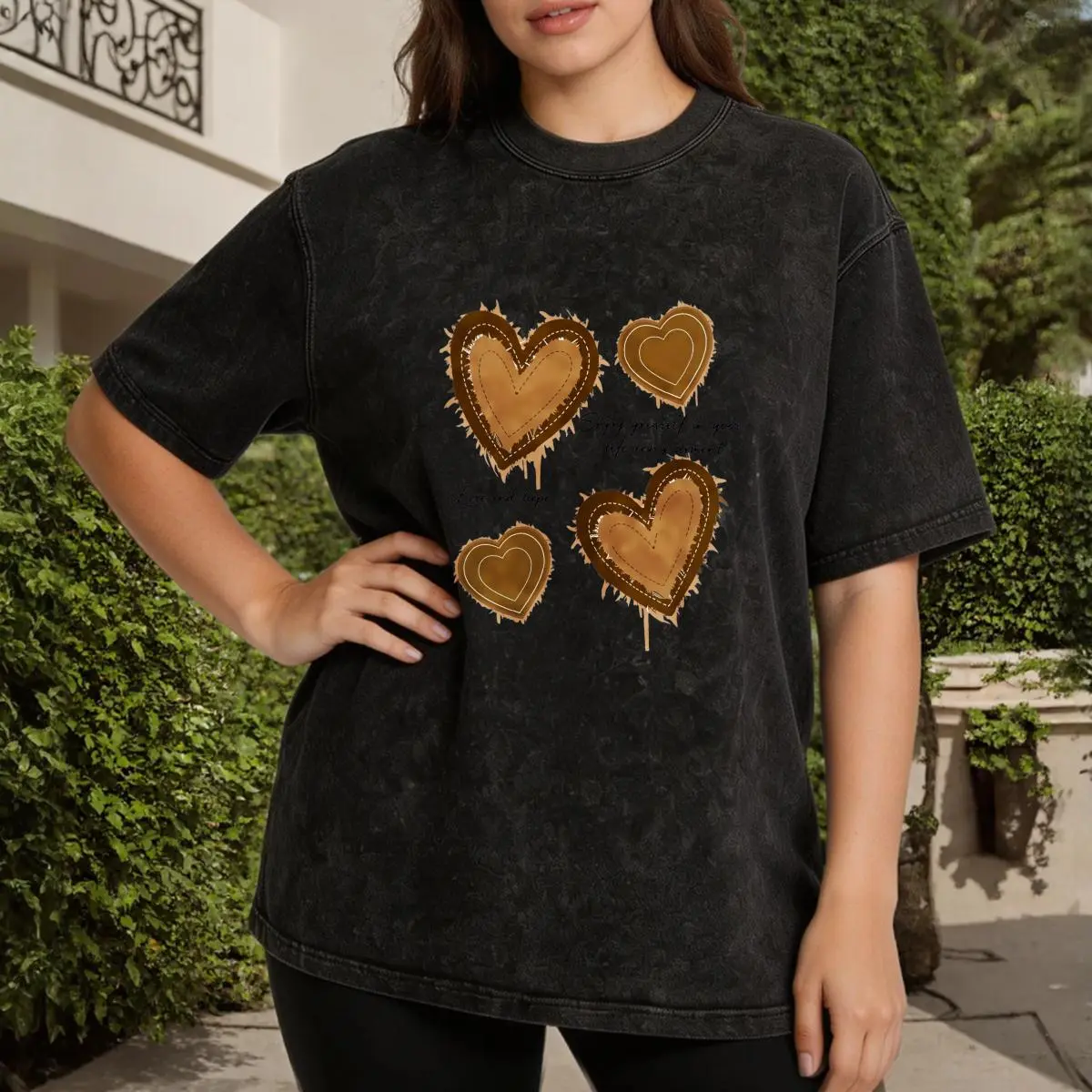 Women's Rustic Patchwork Heart Graphic T-Shirt, Breathable Heavyweight Combed Cotton with a Regular Fit for Everyday Casual Wear