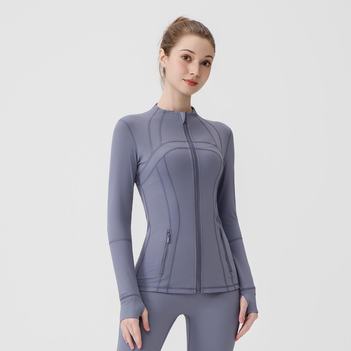 LULU  new summer stand-collar jacket features lightweight, quick-drying fabric that flatters the figure. This sporty, stretchy jacket boasts a slim-fit silhouette.