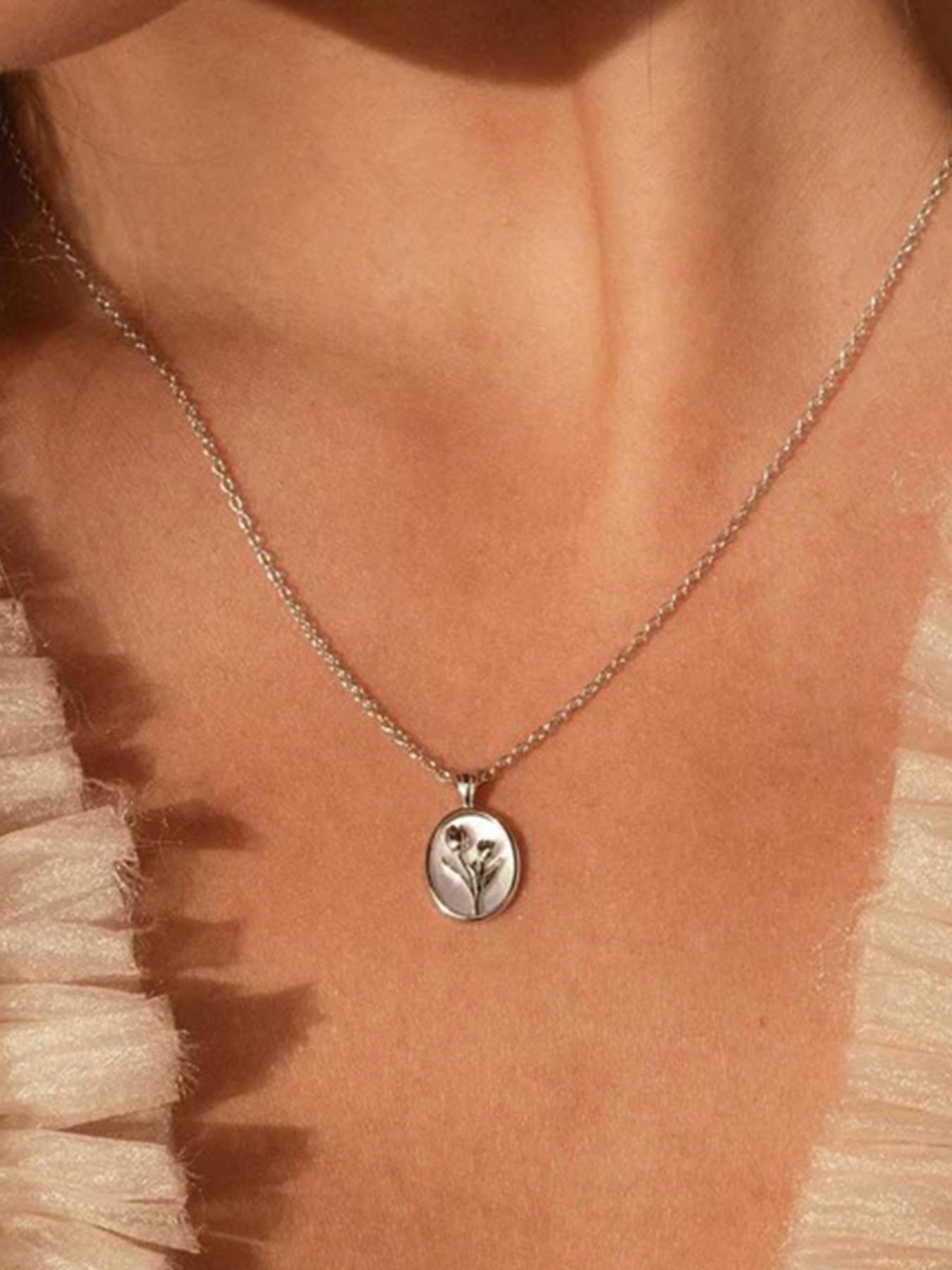 Elegant Tulip Pendant Necklace, Vintage Floral Design, Adjustable Clavicle Chain, Sweet Cute Jewelry Gift for Women, Exquisite Chain Jewelry