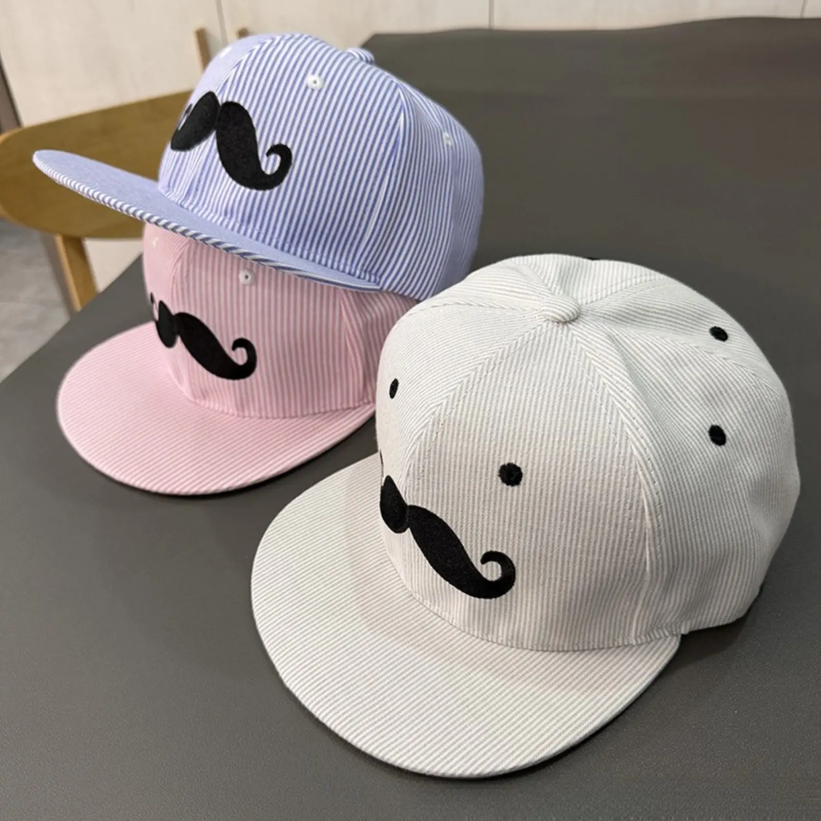Unisex Striped Flat Brim Baseball Cap, Trendy Cartoon Mustache Patch Snapback Hat, Light Thin Vertical Stripe Hip Hop Sun Cap, Adjustable Back Buckle Breathable Cotton Casual Hat for Parent-child Travel, School Daily Wear, Street Shooting & Amusement Park