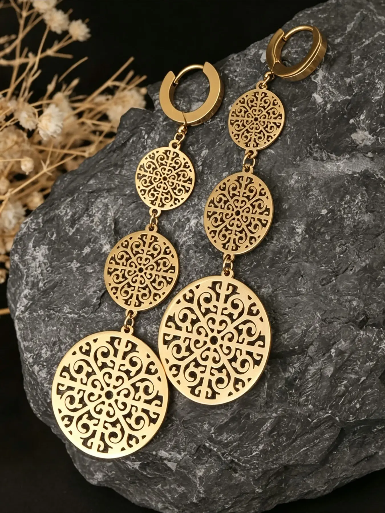 A Pair of Vintage Bohemian Three-Layer Circular Openwork Hoops Earrings: Feminine, Fashionable, and Sophisticated—Versatile for Everyday Wear, Commuting, and Vacations