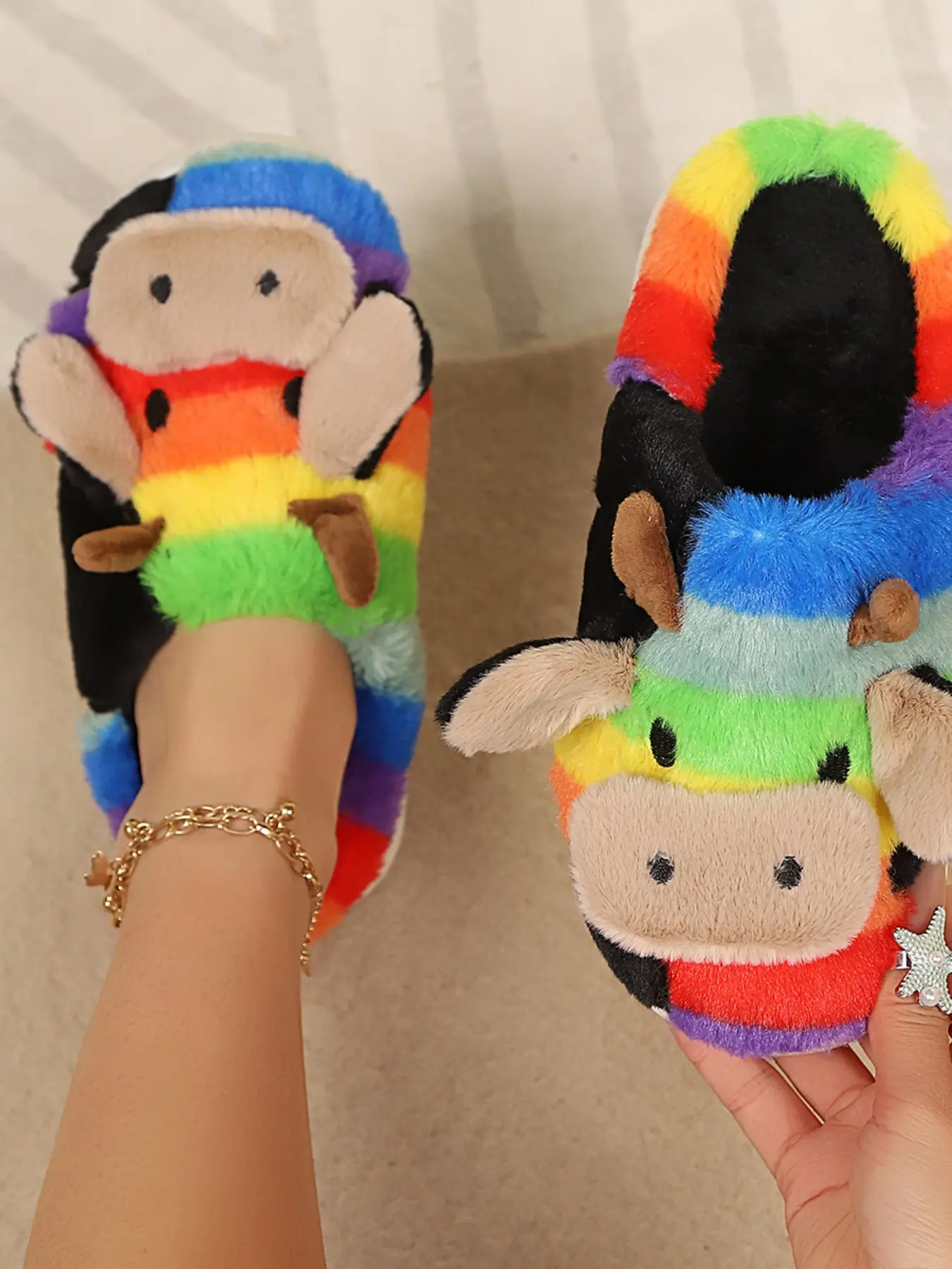 Cute Cartoon Plush Slippers, Rainbow Giraffe Pattern, Thick Warm Home Shoes, Casual Textile Rubber Sole, All-Seasons Indoor Wear