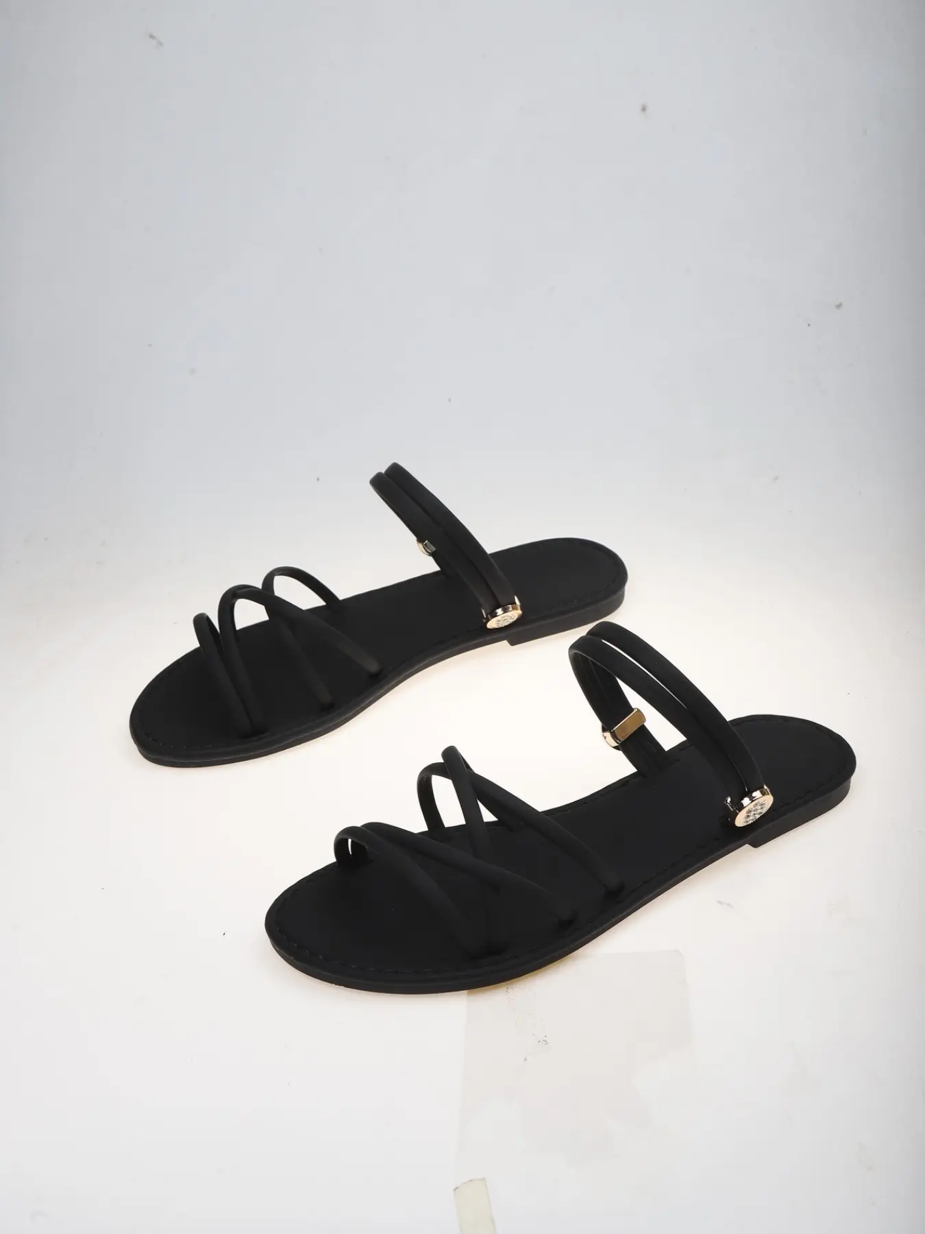 Women PU Multi Crisscross Thin Strap Rhinestone Buckle Adjustable Ankle Flat Sandals，Soft Cushioned Anti-Slip Thin Flat Sole Summer Footwear，Beach Date Daily Casual Shoes，3 Colors White Black Nude