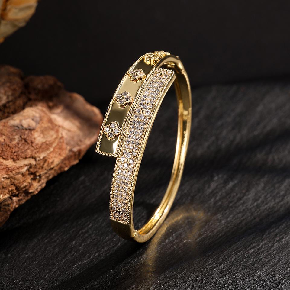 Korean-Style Four-Leaf Flower Bracelet, Fashionable And Sweet, Inlaid With Colorful Zircon Flowers, Simple And Elegant, Light Luxury Women'S Copper Jewelry