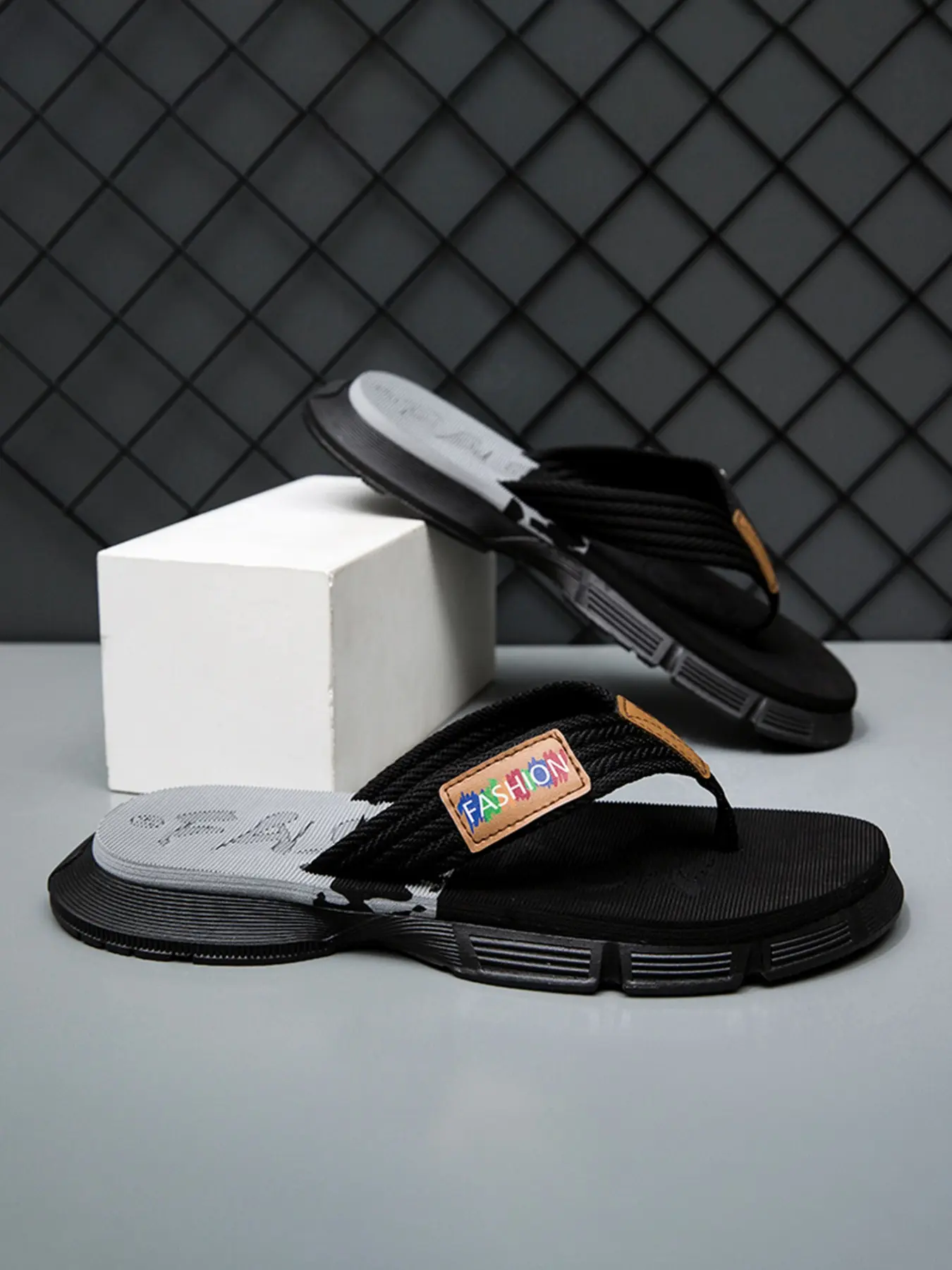 Men's Camouflage Print Sandals, Layered Thick Soft Sole, Lightweight, Casual Home, Sandals for Walking, Outdoor Walk, Beach Vacation, Comfortable Flip Flops