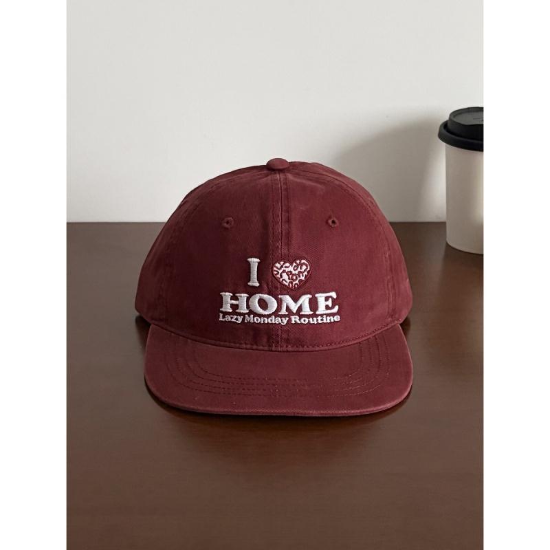 Unique flat-brim vintage letter-embroidered baseball cap for women, new spring street fashion hip-hop cap that makes the face look smaller