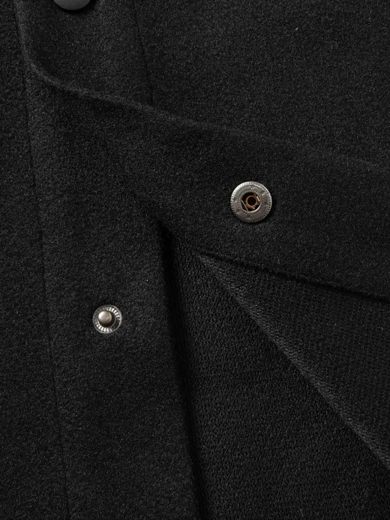 Men's pocket jacket detail