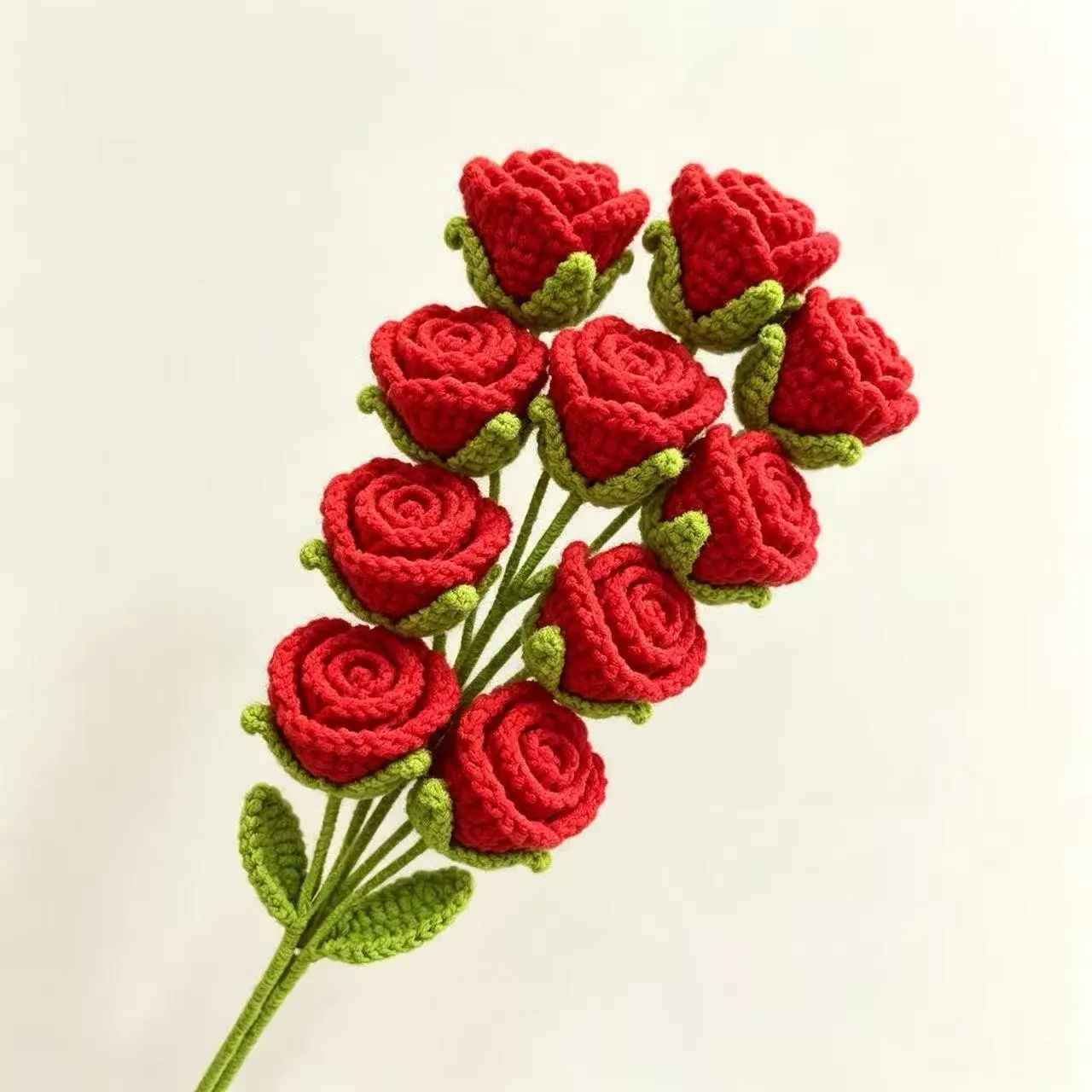 6-Pack 18-Petal Yarn Rose Flowers, Handmade Crocheted Realistic Bouquets, Graduation Gifts, Perfect for Holidays, Ideal Gift Item