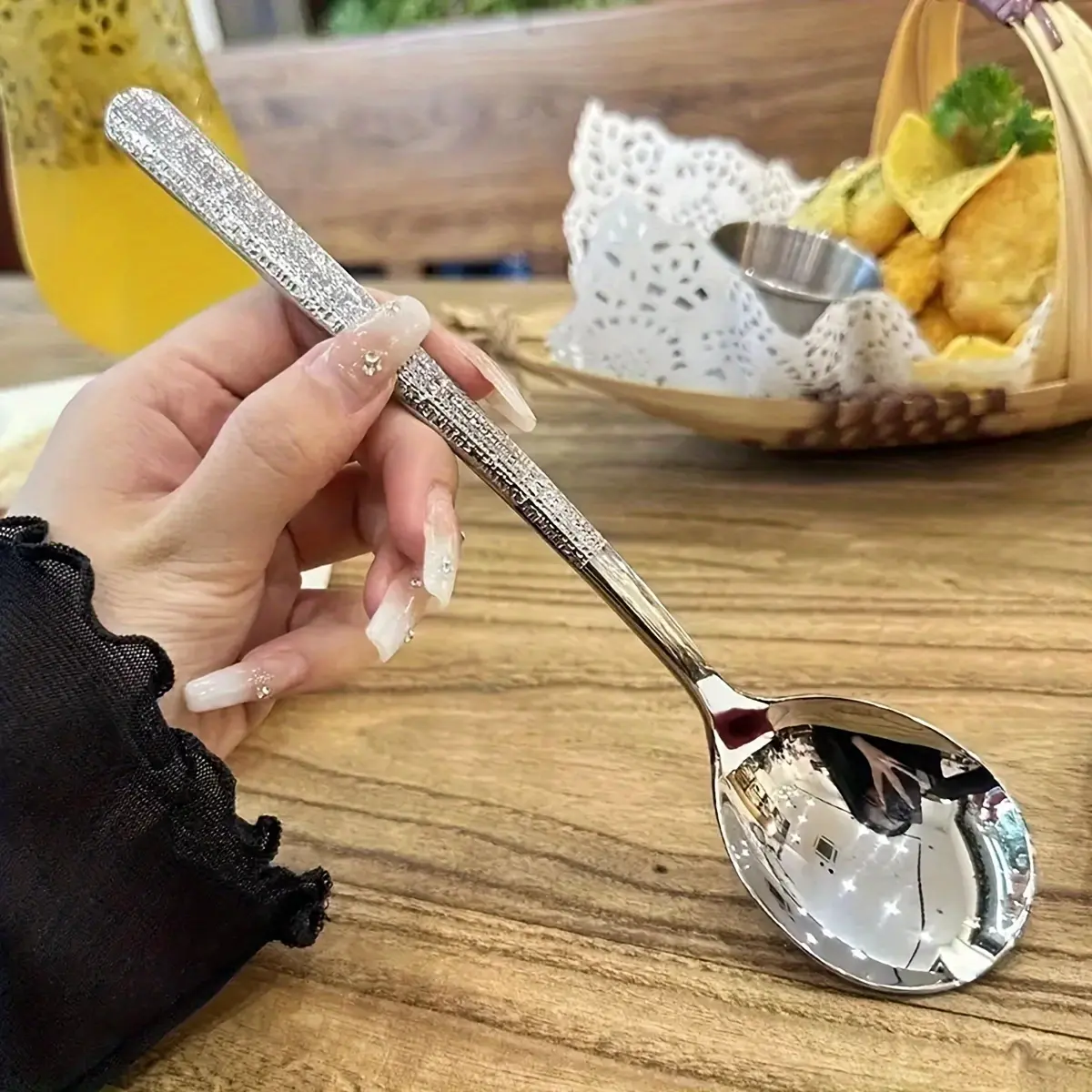Assortment of Superior‑Quality Stainless Steel Hammered Spoons – Well‑Suited for Serving Hot Soup, Ordinary Everyday Meal Periods, and Numerous Different Practical Kitchen Application Needs Kitchenware Stainless Steel