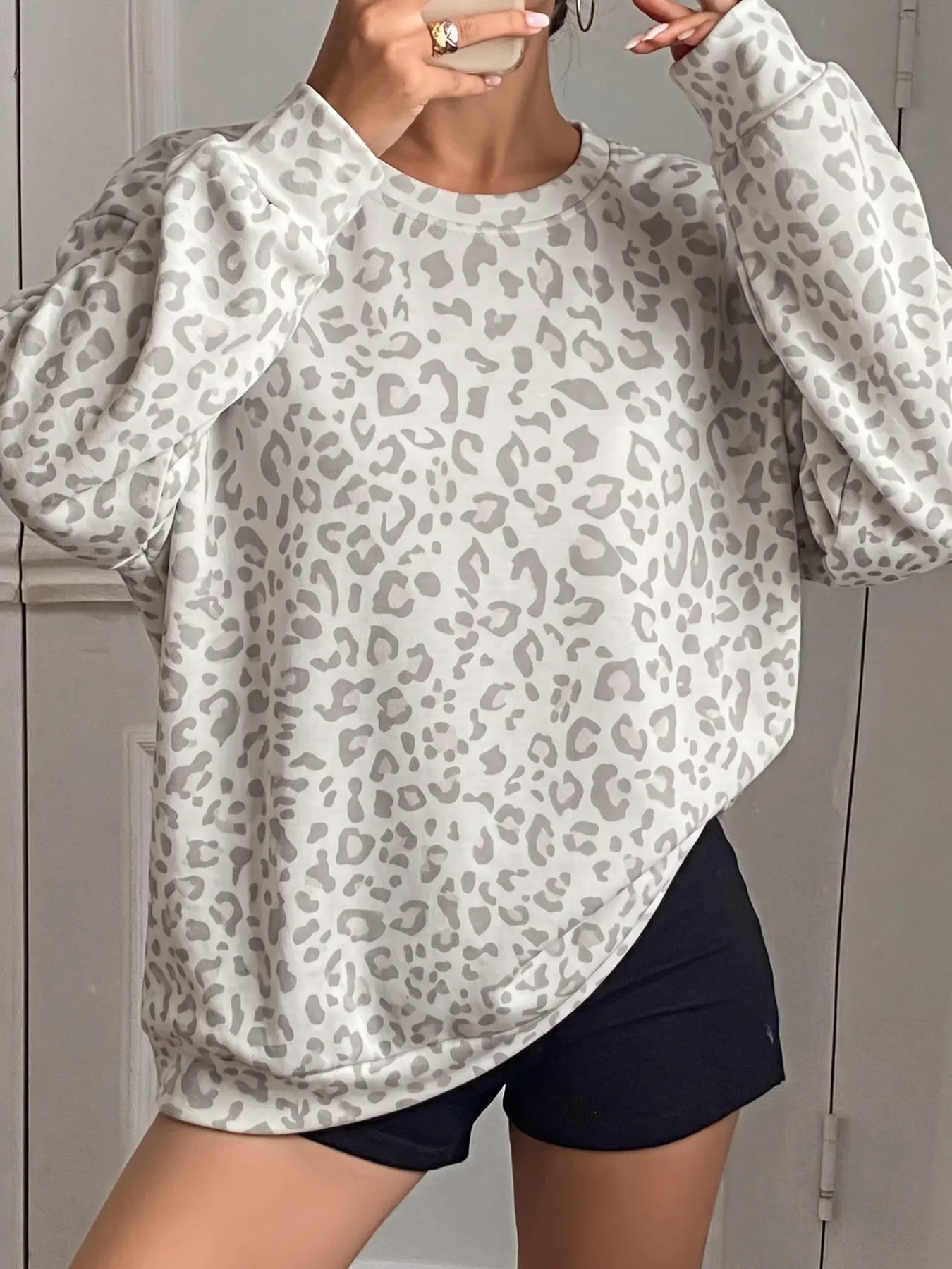 Women's Leopard Print Crew Neck Sweatshirt, Loose Long-Sleeve Casual Pullover, American Street Style Sweatshirt