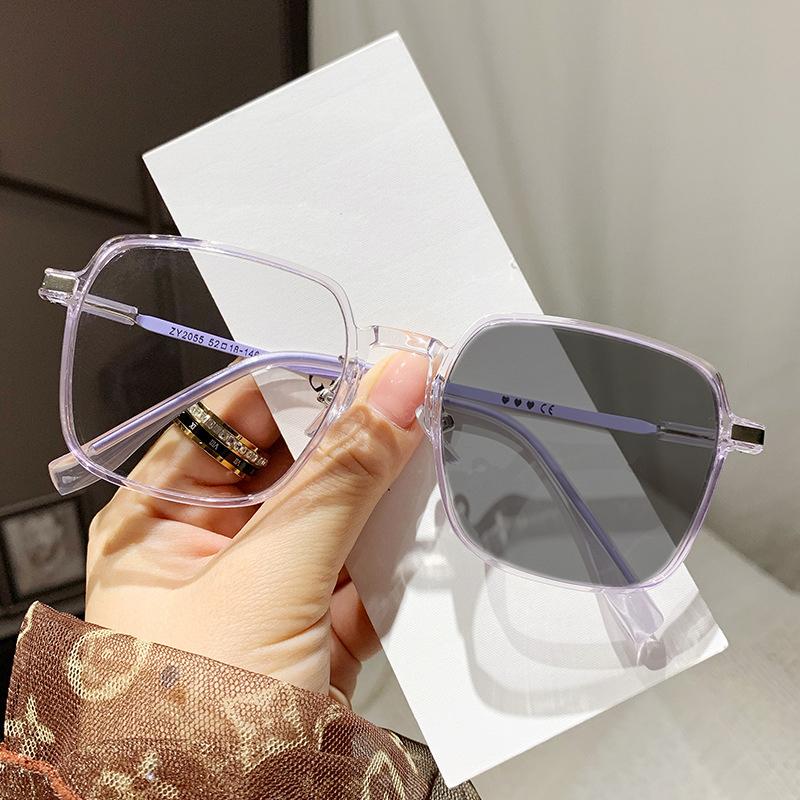 New Women Photochromic Reading Glasses Men Female Retro Far-sighted Eyeglasses Trendy Smart Color Changing Sunglasses Presbyopia