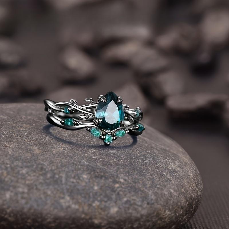 925 Sterling Silver Elegant Gothic Black Ring with Synthetic Emerald Grape Pear Design, Birthday Stone, Christmas Theme, Suitable for Daily and Party Occasions, Seasonal Jewelry Gifts