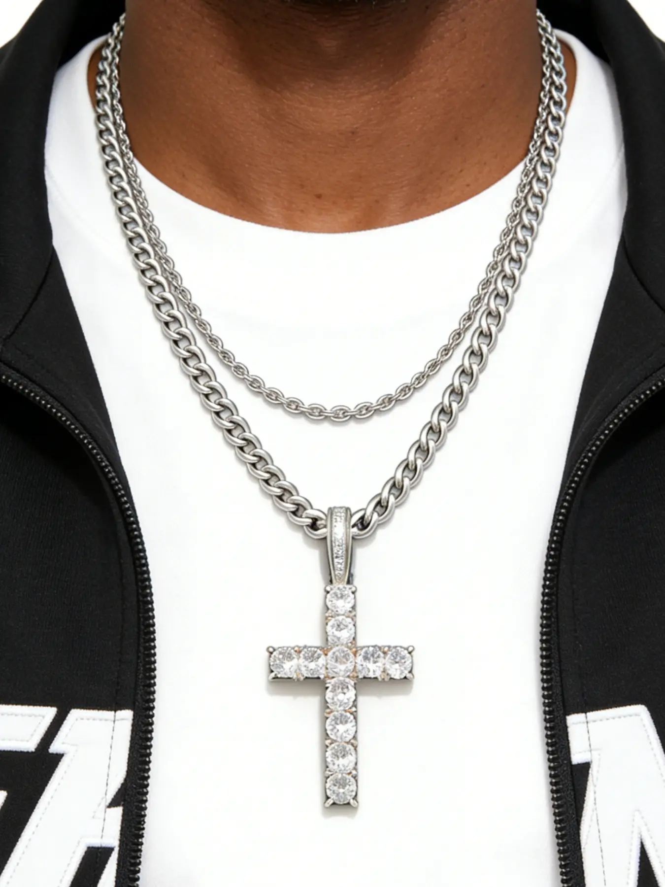 A 2-piece trendy and fashionable cross pendant necklace, suitable for daily wear, vacation and dating occasions, and is also a surprising and exquisite small gift.