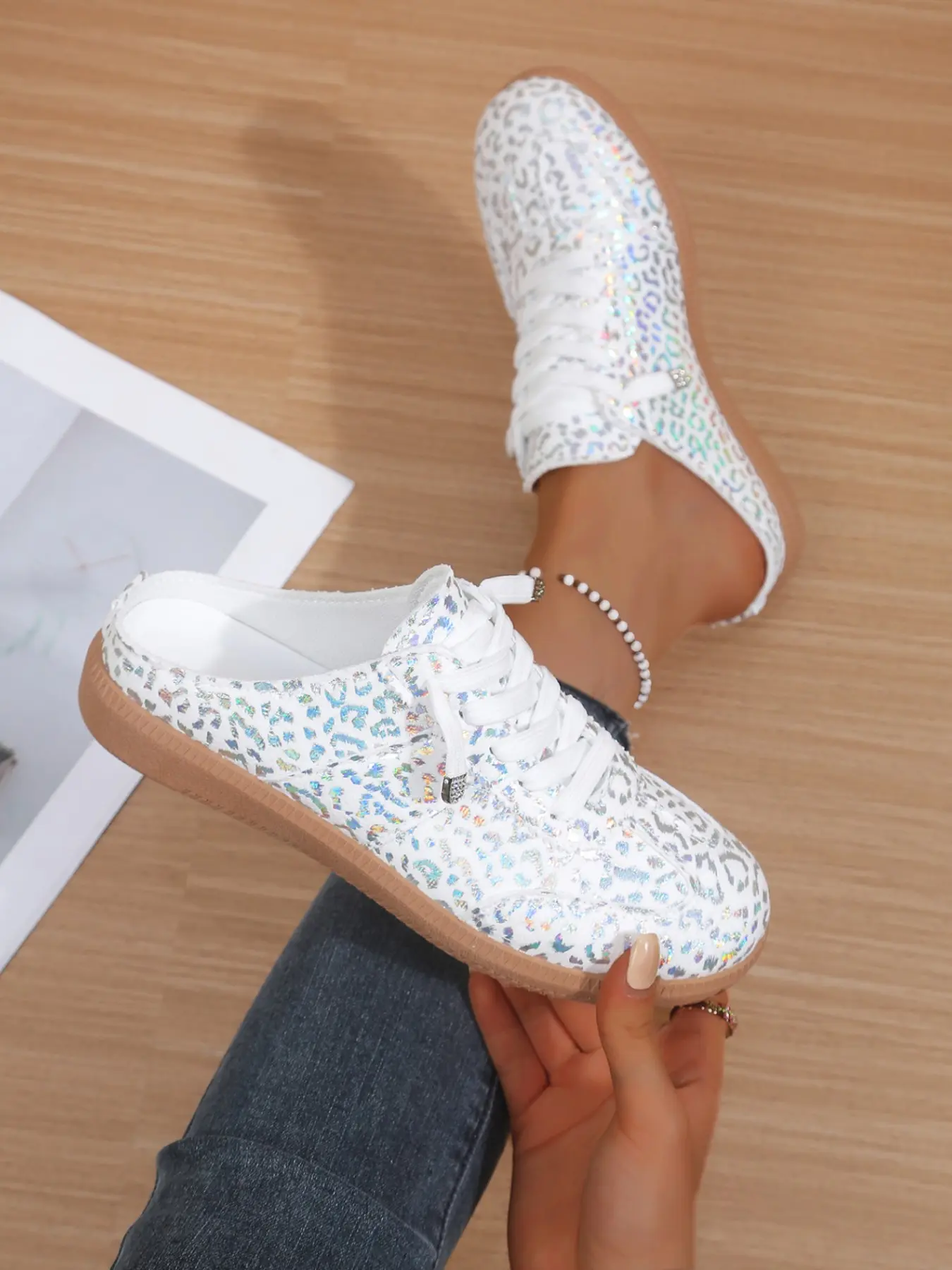Colorful Leopard Print Slip-On Shoes, No Heel Design, Round Toe, Protective Toes, Trendy Military Training Shoes, Comfortable and Stylish