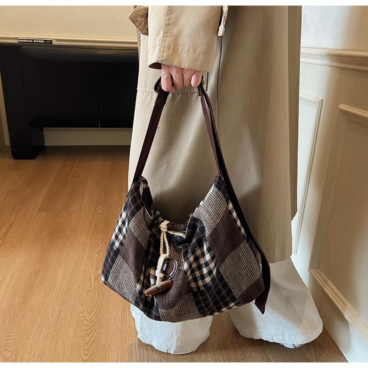 New Winter Plaid Crossbody Bag Fashion Retro Texture Square Shoulder Bag Lightweight Casual Leisure Large Capacty Coach Bag