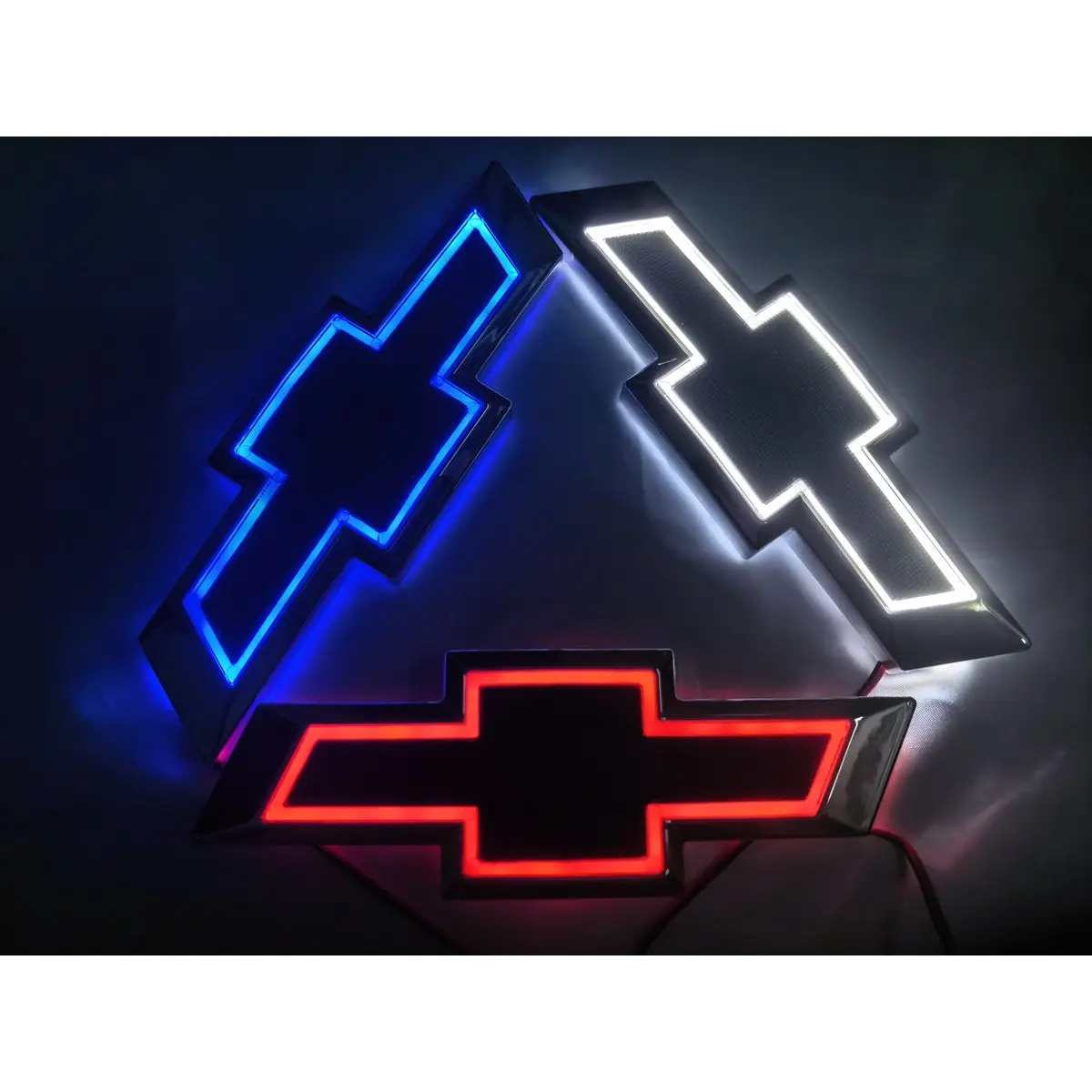 Chevrolet illuminated logo, suitable for Chevrolet Cruze, Epica, Malibu, Malibu XL, Chevrolet Equinox rear logo, and Chevrolet compact pickup rear logo,stylish car merch ,car badges,replacement badge, bedazzled car accessories, night car glow