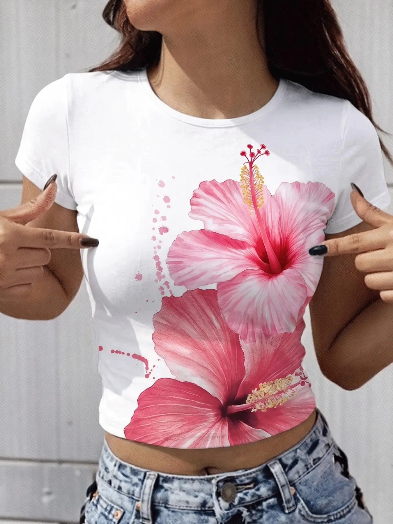Women's Gradient Pink Watercolor Hibiscus Splash Ink Floral Print Crew Neck Slim Crop Short Sleeve T Shirt Soft Stretch Cotton Tropical Beach Vacation Fitted Cropped Baby Tee For Travel Street Daily Selfie Outfit