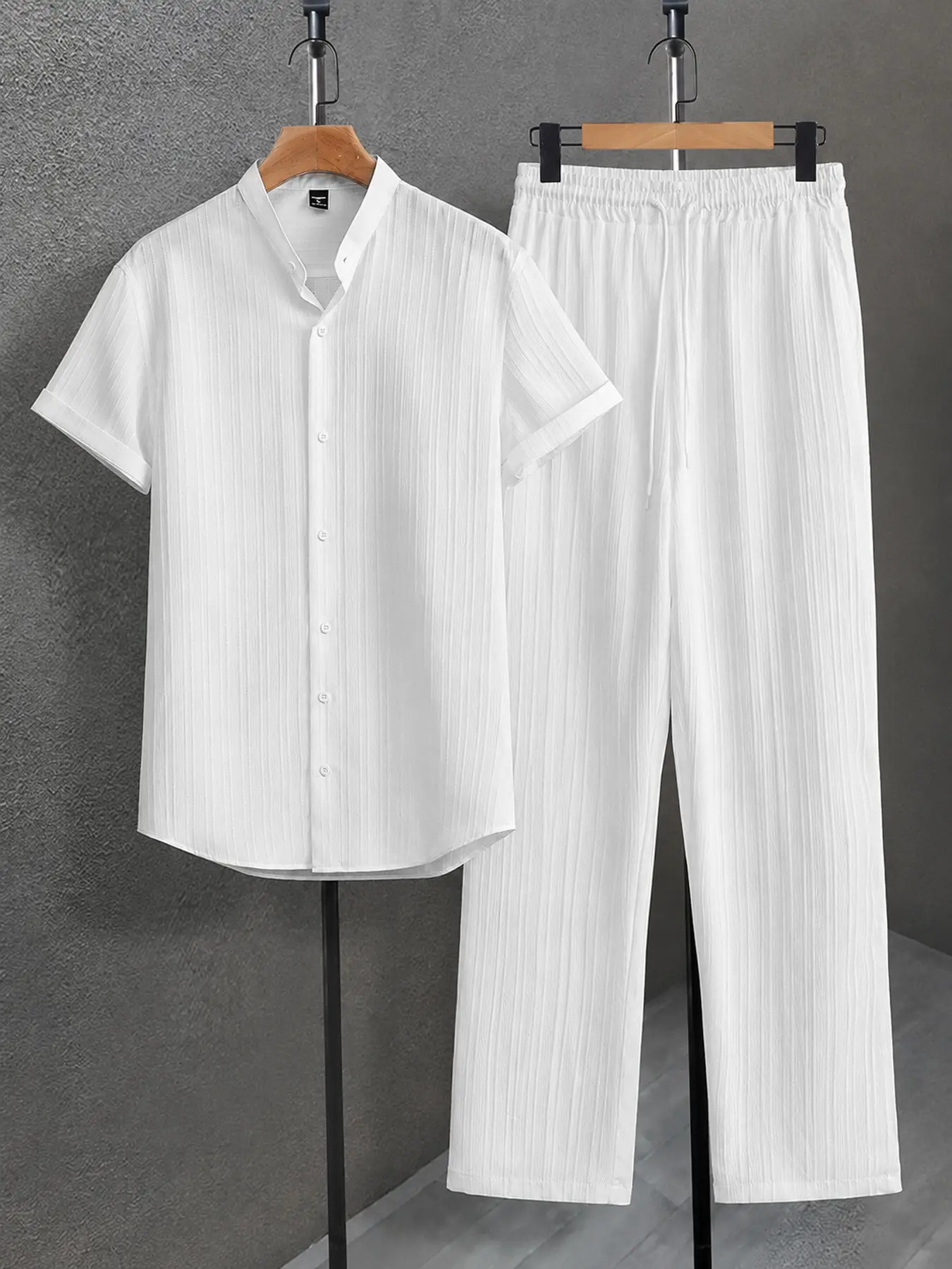 Men's Summer Solid Texture Wrinkle Comfortable Home Two-Piece Set, Casual Short Sleeve Long Pants, Breathable and Non-Sticky, Outfits Set