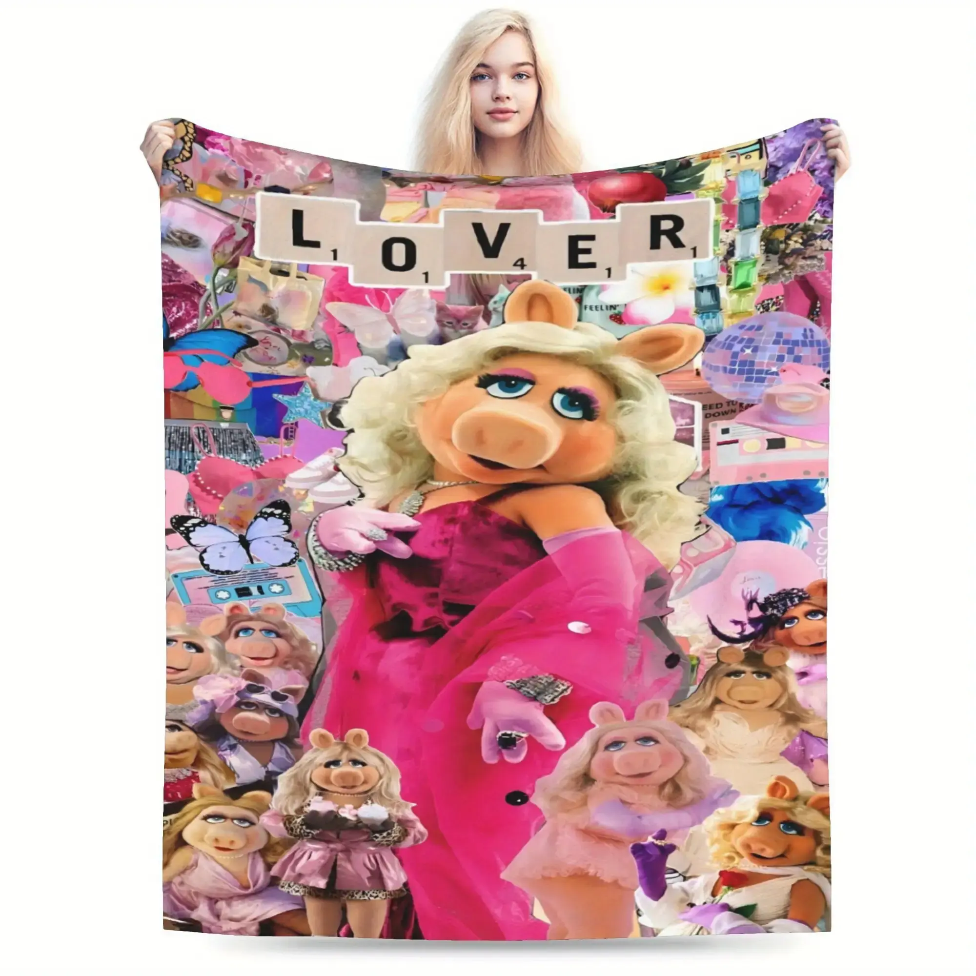 Meiqi Pig and Her Friends Flannel Blanket - Ultra-soft and breathable, suitable for all seasons, with a vibrant Maputus design, durable polyester material, suitable for sofas, beds, camping, and travel - A fantastic home decor gift for fans, camping acces