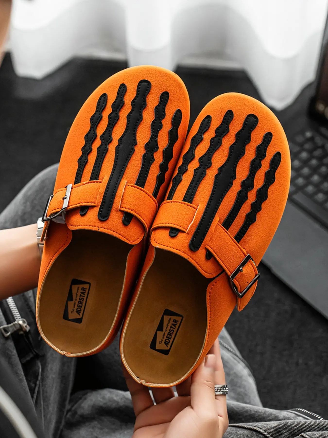 Men's Slip-On Lazy Slippers, Retro Fashion Comfortable, Ideal for Outdoor Walking, Daily Commute Wear, All-Season PU Leather