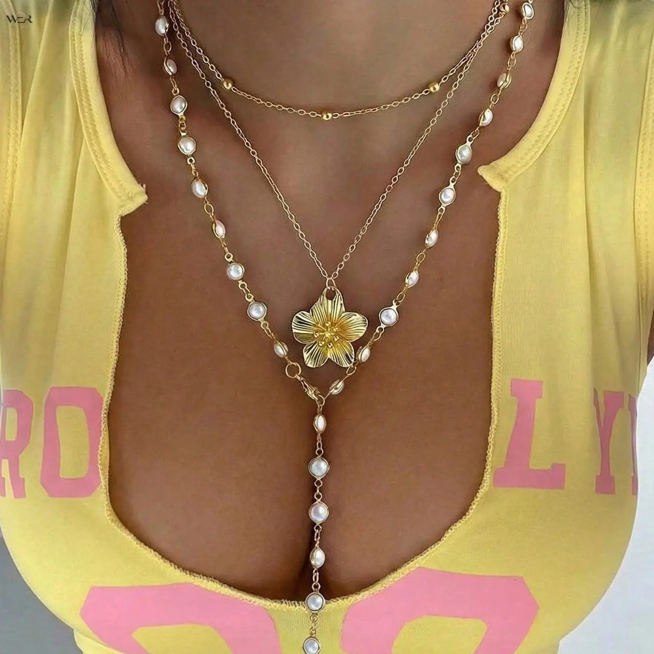 Dainty Boho Flower Gold and Pearl Necklace for Women, Lightweight Multi-Layered Beaded Necklaces with Adjustable Length for Party Wear, Dainty Necklace, Ins Style