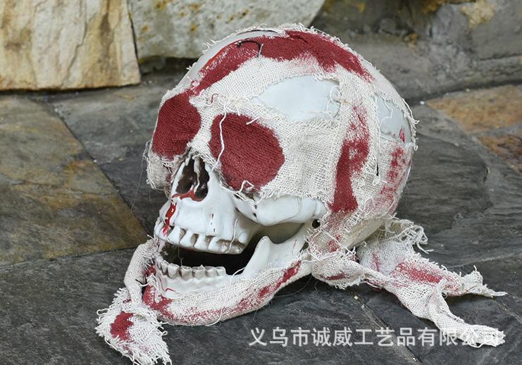 Plastic Simulated Skull Halloween Skull Scary Head with Blood