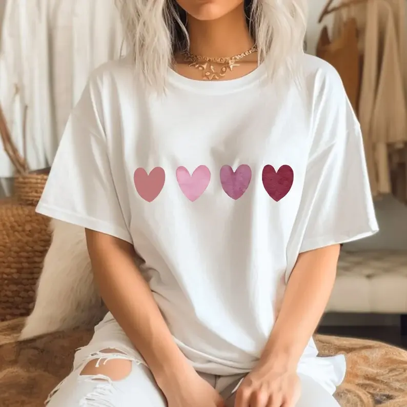 Pink Gradient Hearts Printed Craft Tee, Soft Comfort 100% Cotton Short Sleeve Top, Cute Minimalist Fashion Outfit For Women Teen Girls, Ideal Valentine's Day Gift, Perfect Present For Family Friends, Best Holiday Gift For Her, Sweet Casual Daily Wear